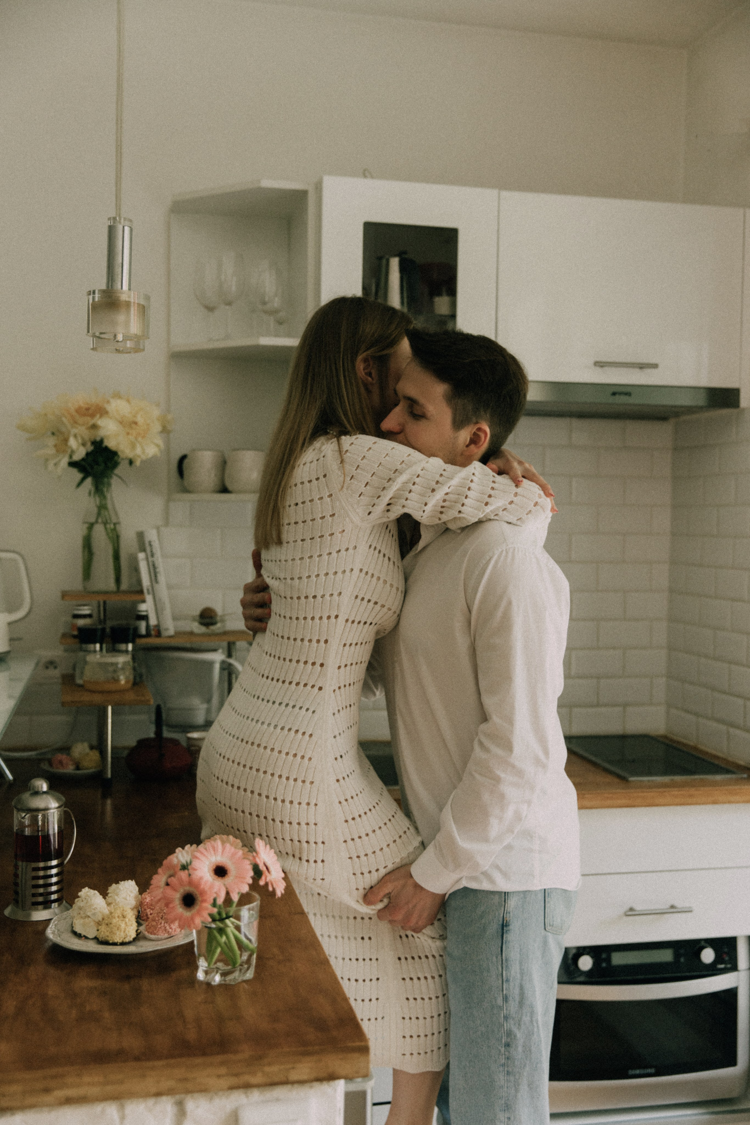 Love comes in the spring. Photographer in Paris