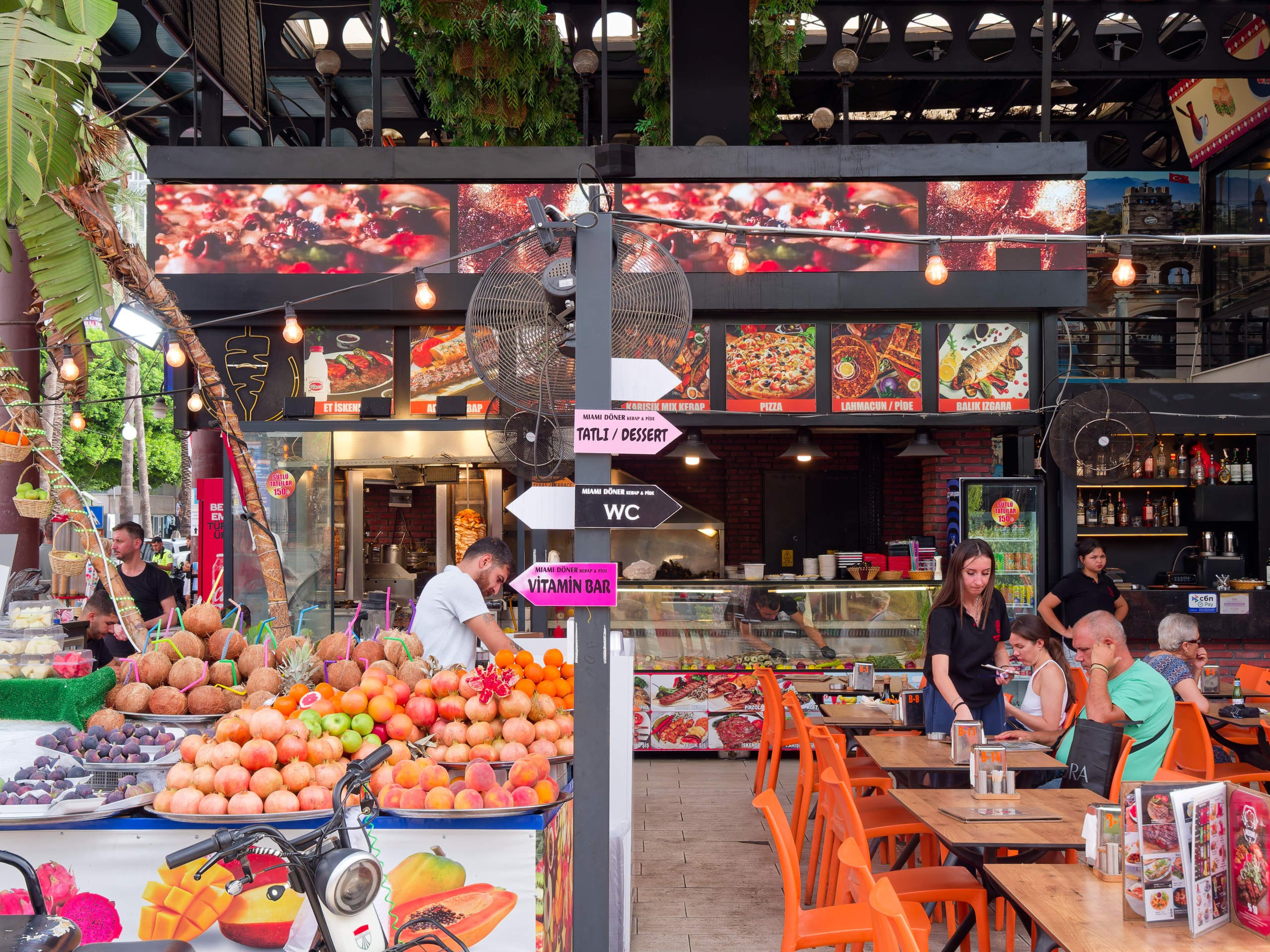 Анталия 2025, стрит-фото. Избранные фотографии