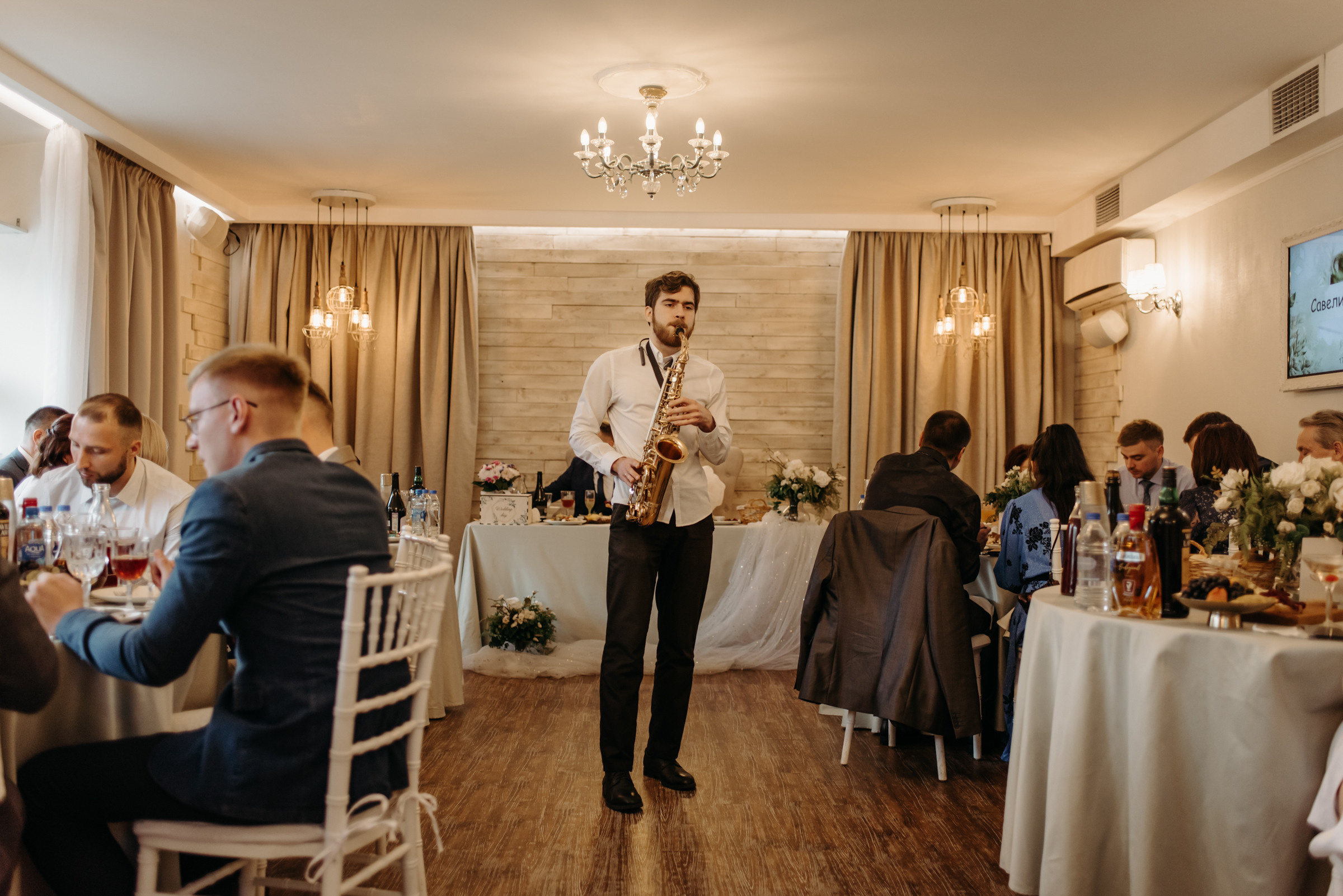 свадебный банкет в ресторане весенний