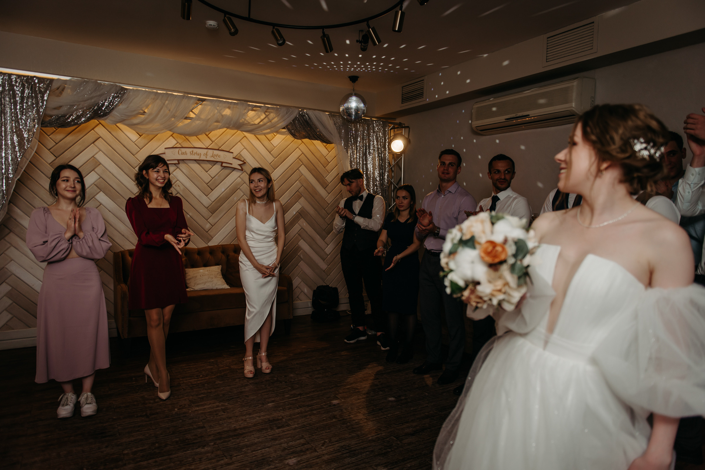 свадебный банкет в ресторане весенний