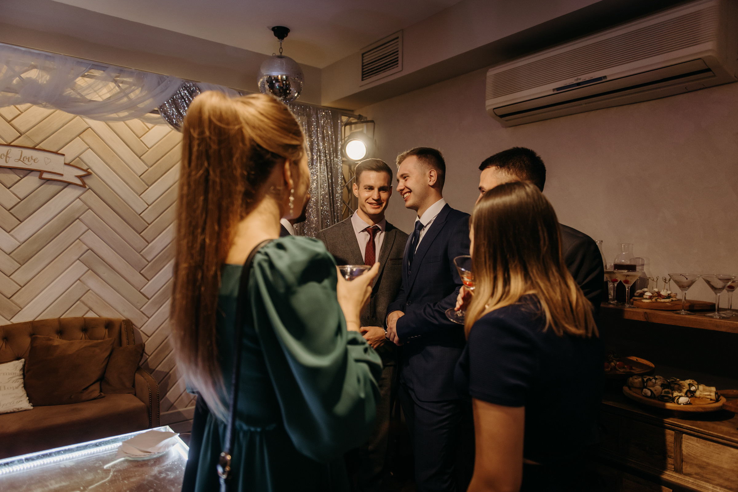 свадебный банкет в ресторане весенний