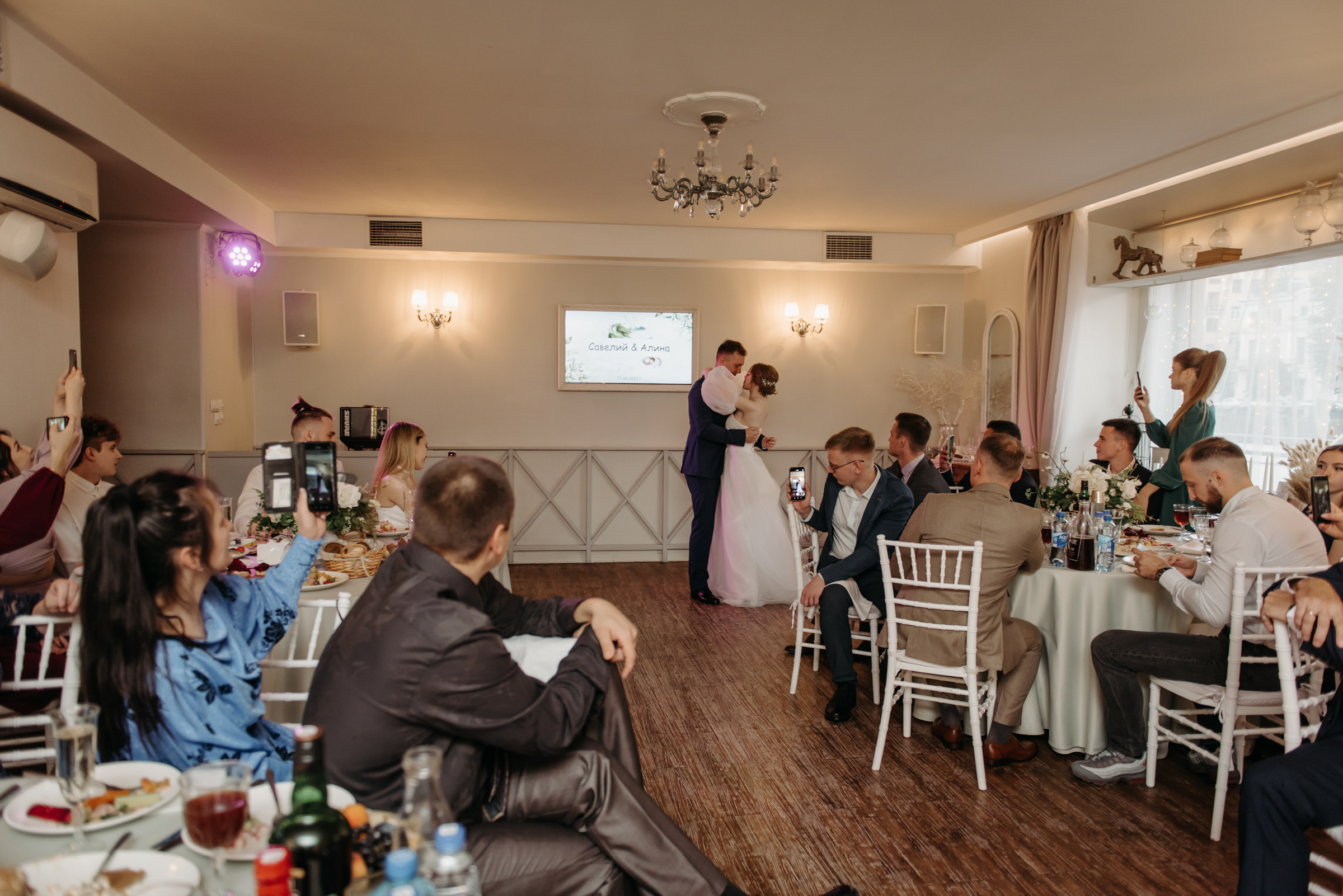 свадебный банкет в ресторане весенний