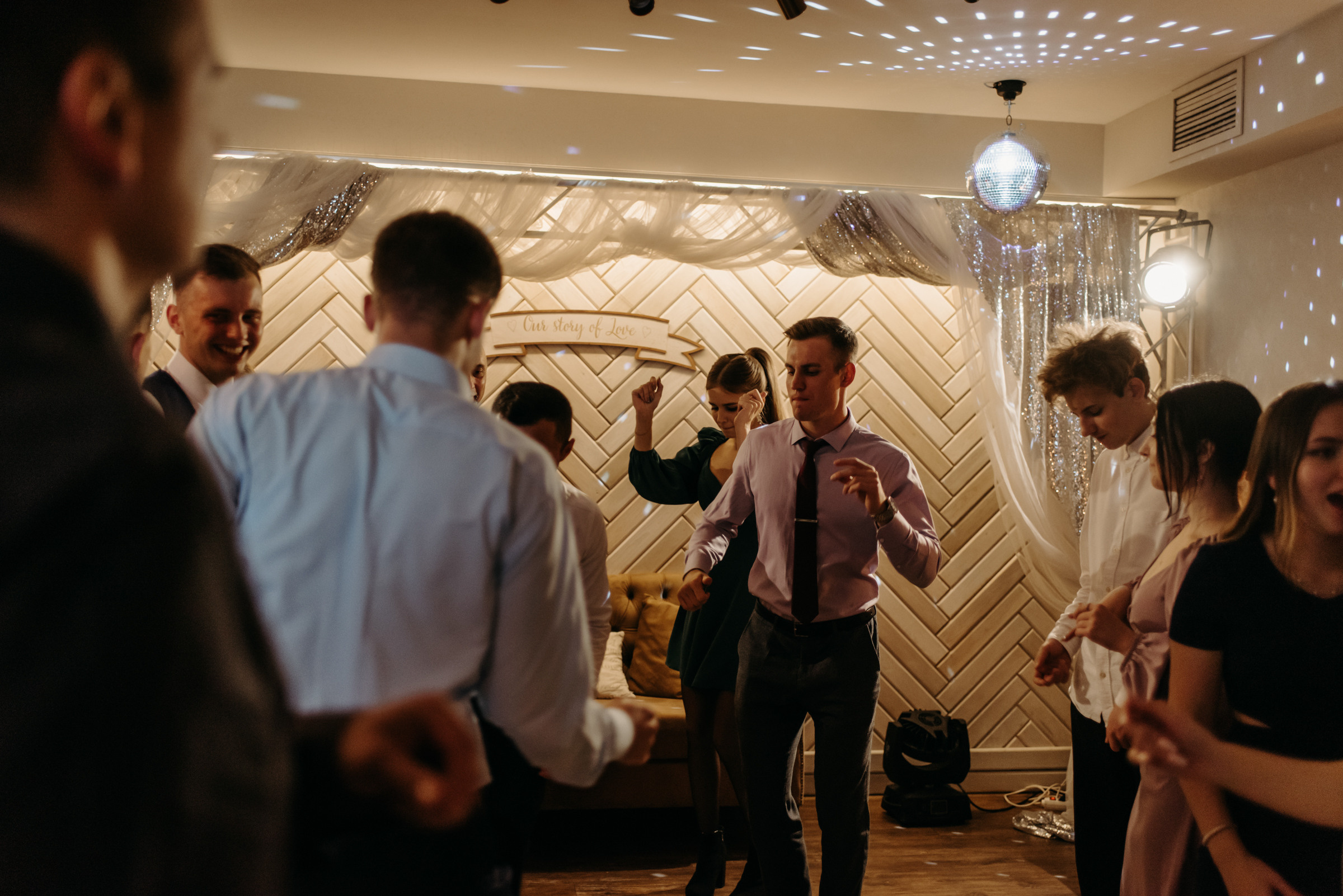 свадебный банкет в ресторане весенний