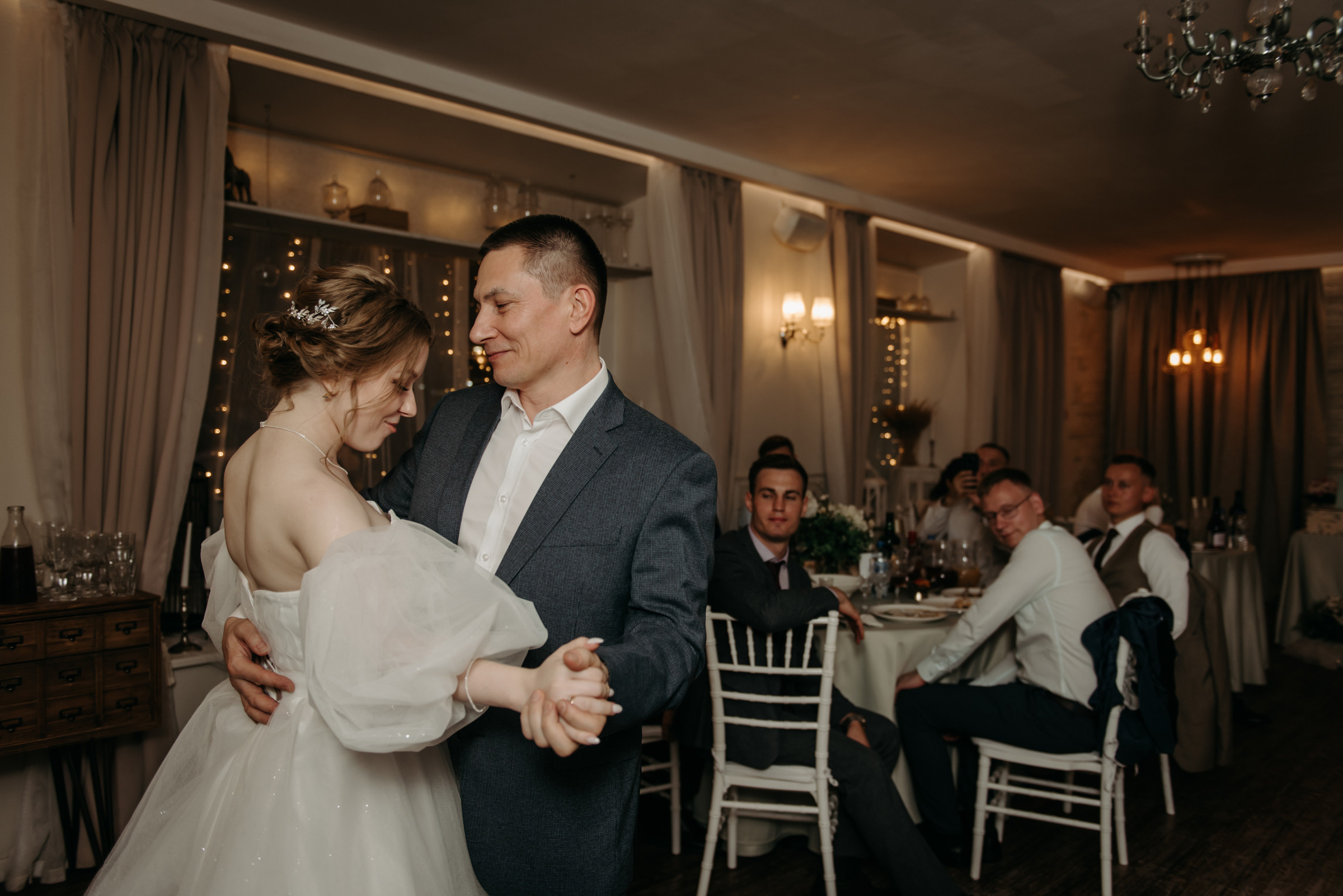 свадебный банкет в ресторане весенний