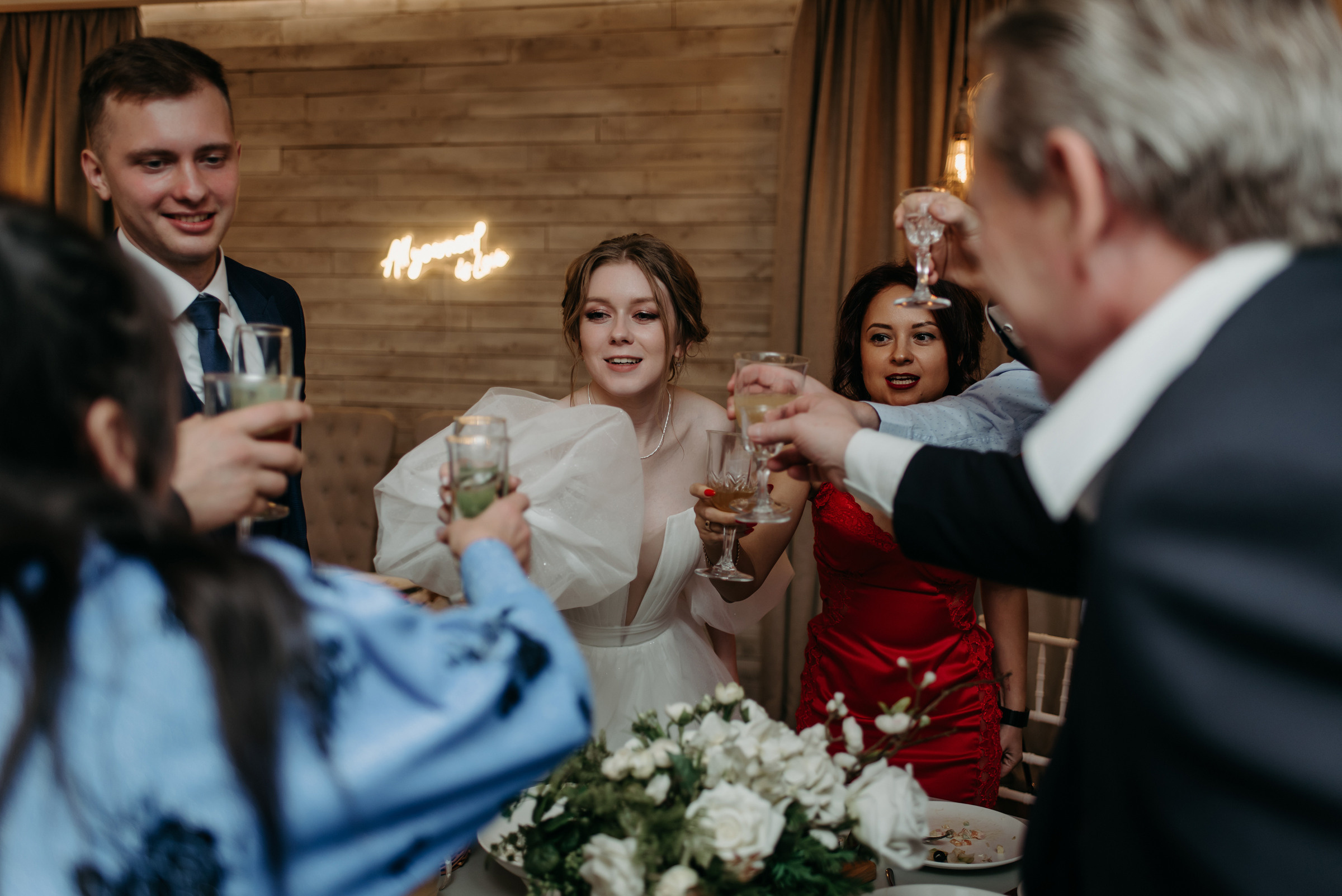 свадебный банкет в ресторане весенний