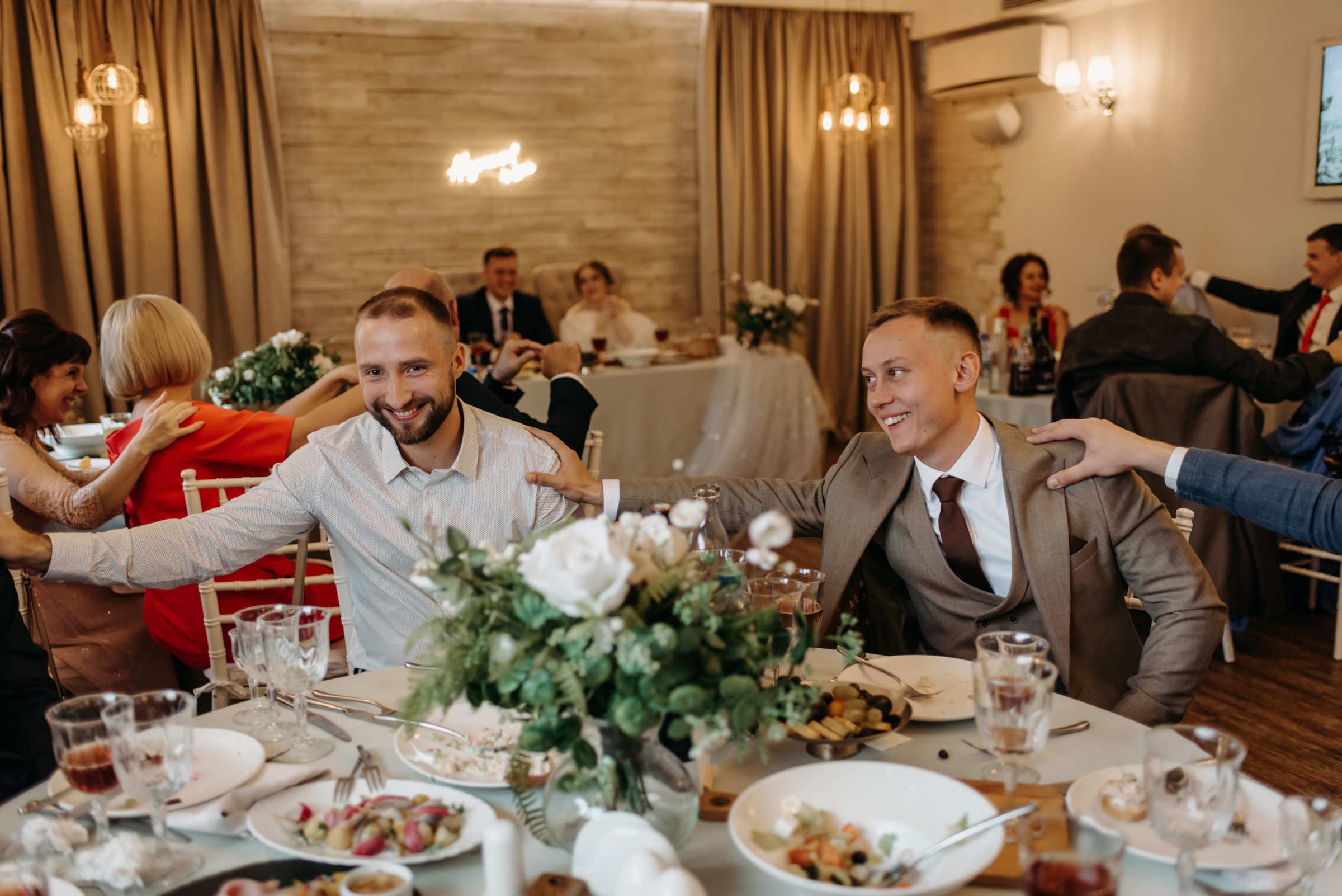 свадебный банкет в ресторане весенний