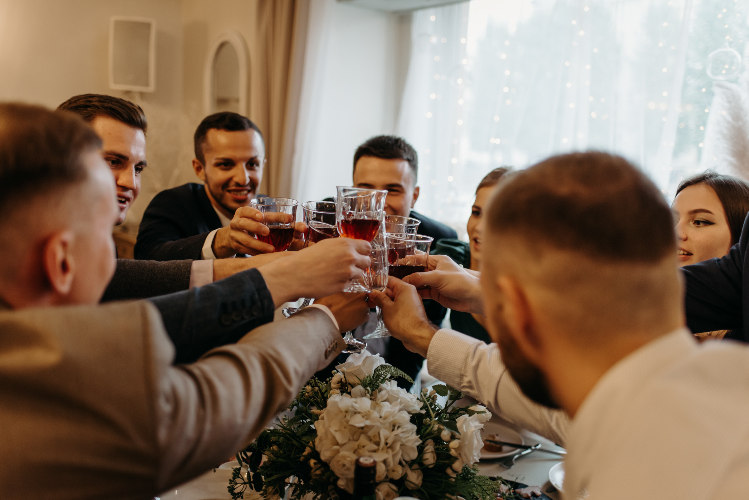 свадебный банкет в ресторане весенний