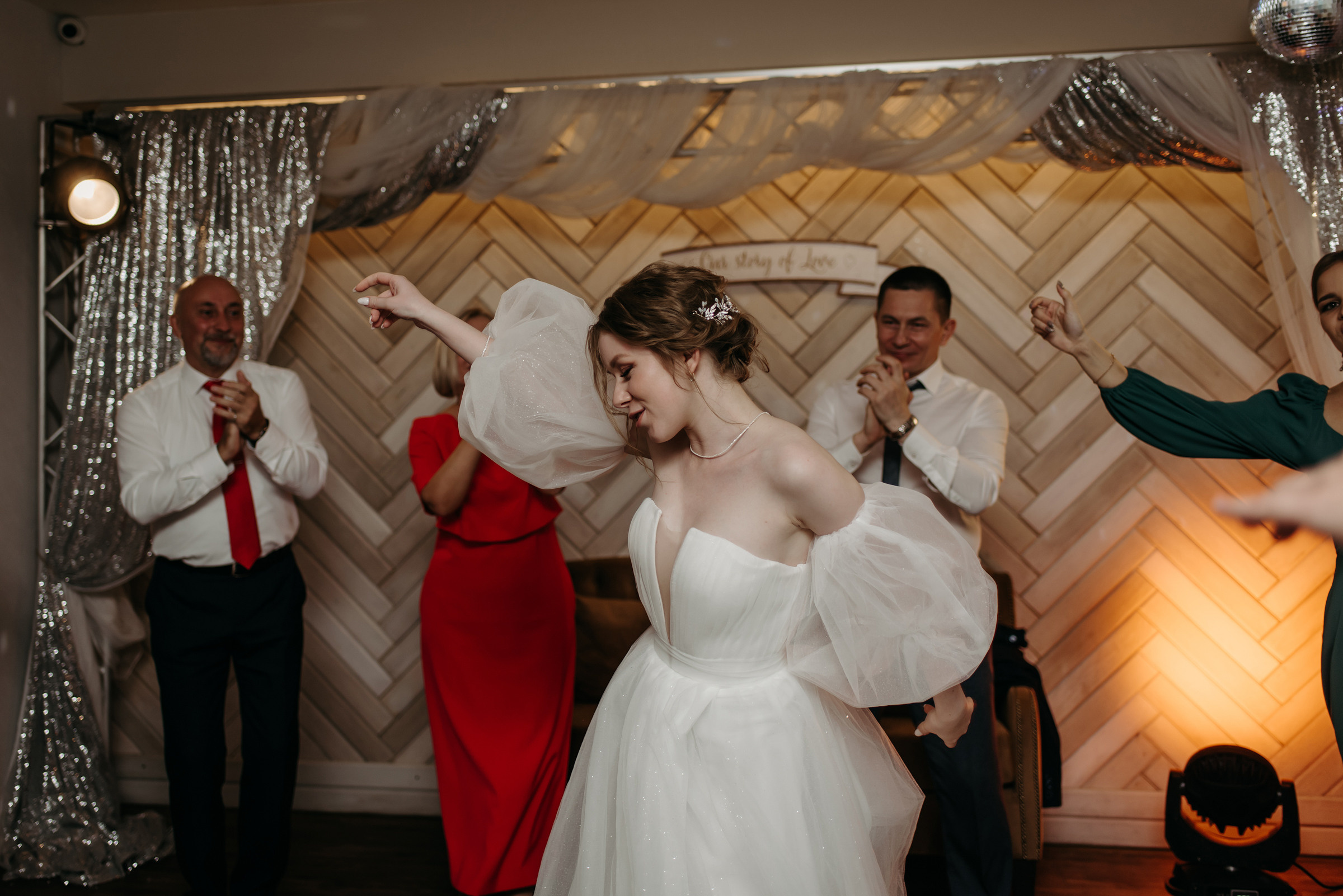 свадебный банкет в ресторане весенний