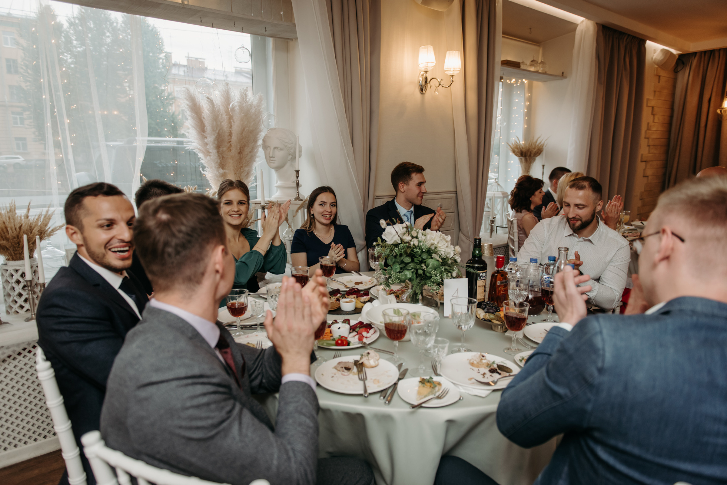 свадебный банкет в ресторане весенний