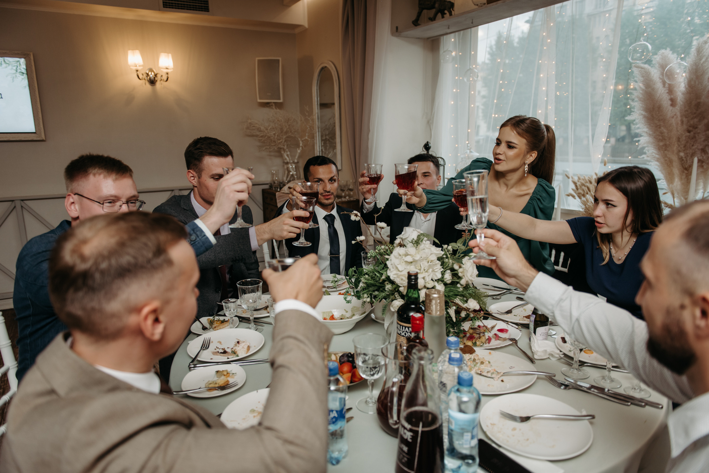 свадебный банкет в ресторане весенний