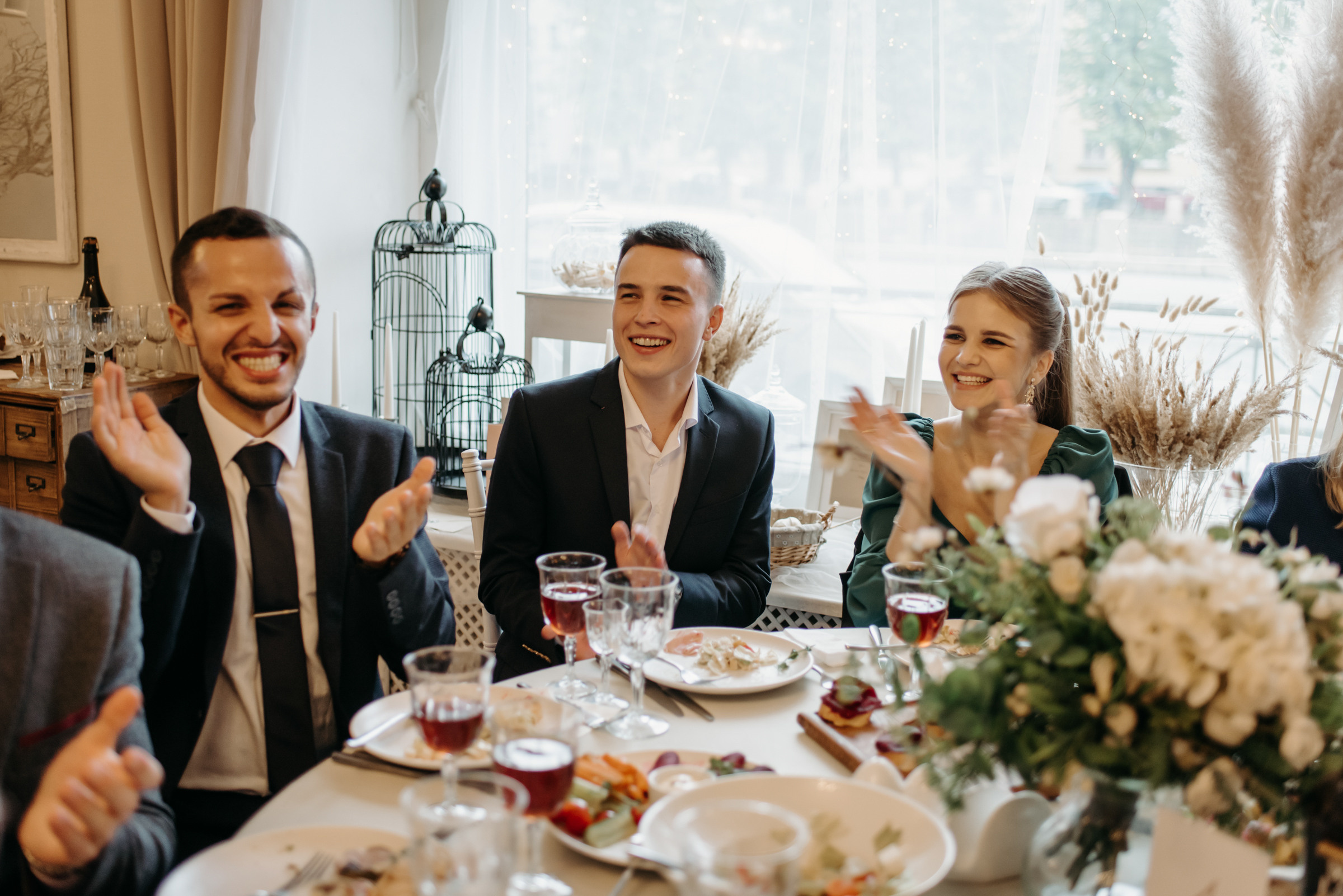 свадебный банкет в ресторане весенний