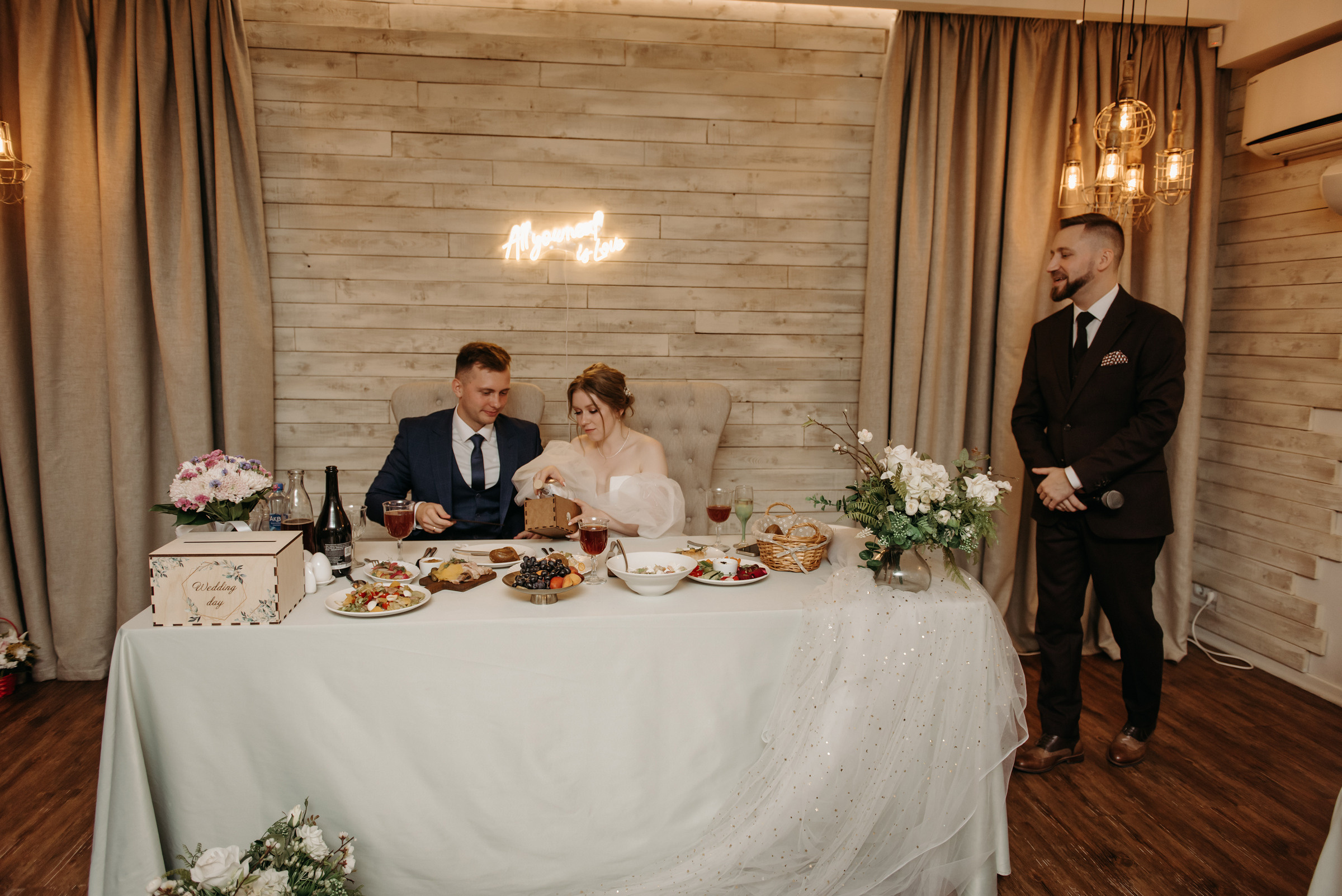 свадебный банкет в ресторане весенний