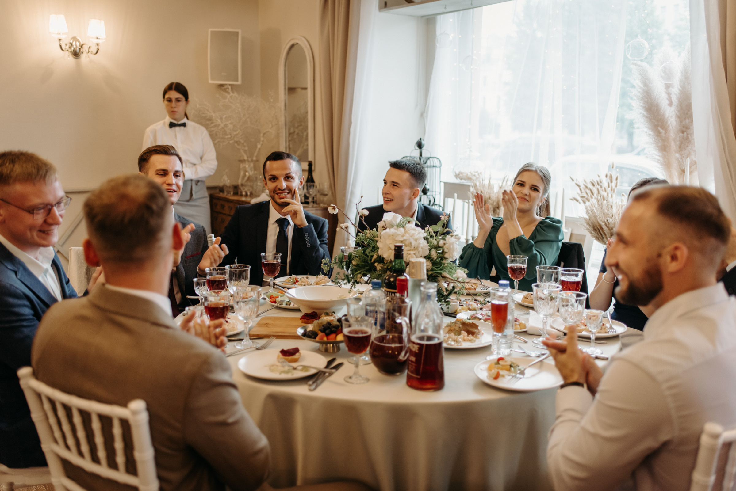 свадебный банкет в ресторане весенний