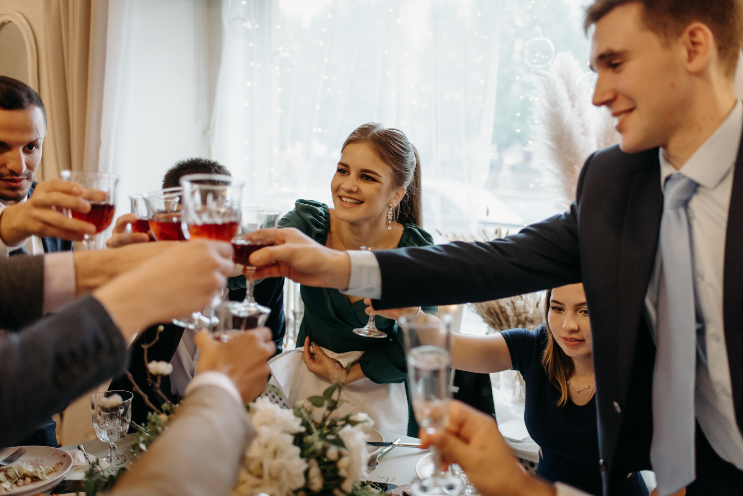 свадебный банкет в ресторане весенний