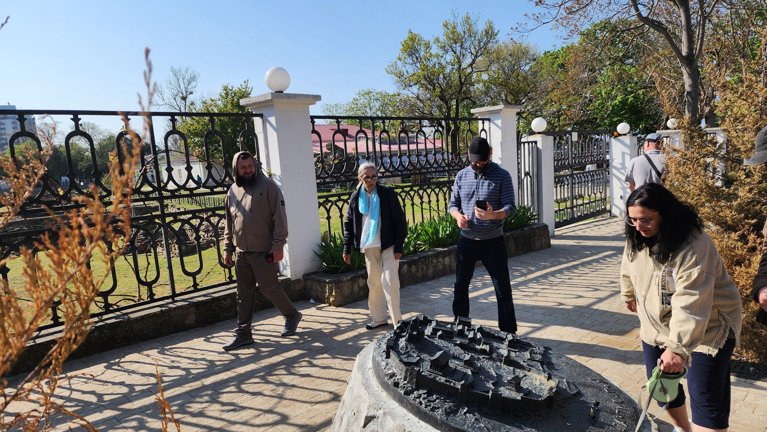 2025-04-24 Анапа: Прогулка. Собор Отрасли