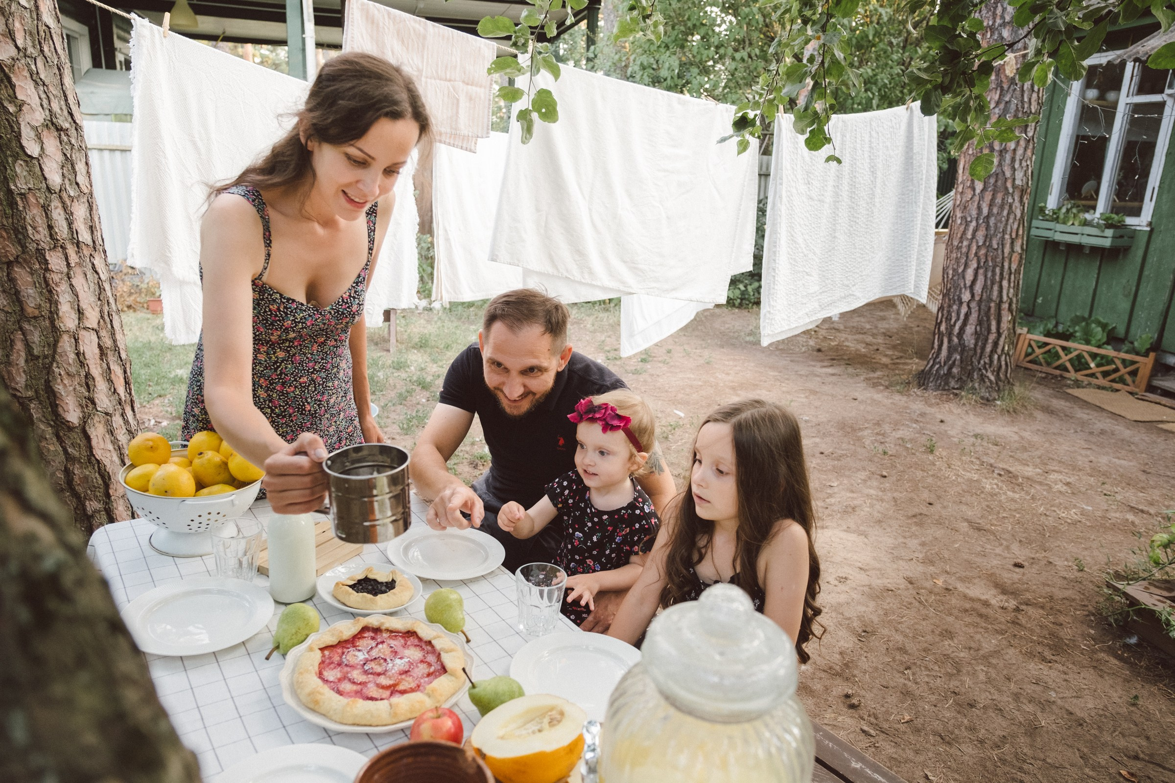 На даче. Свадебные и семейные фотографы в Москве Максим и Оксана Первомай