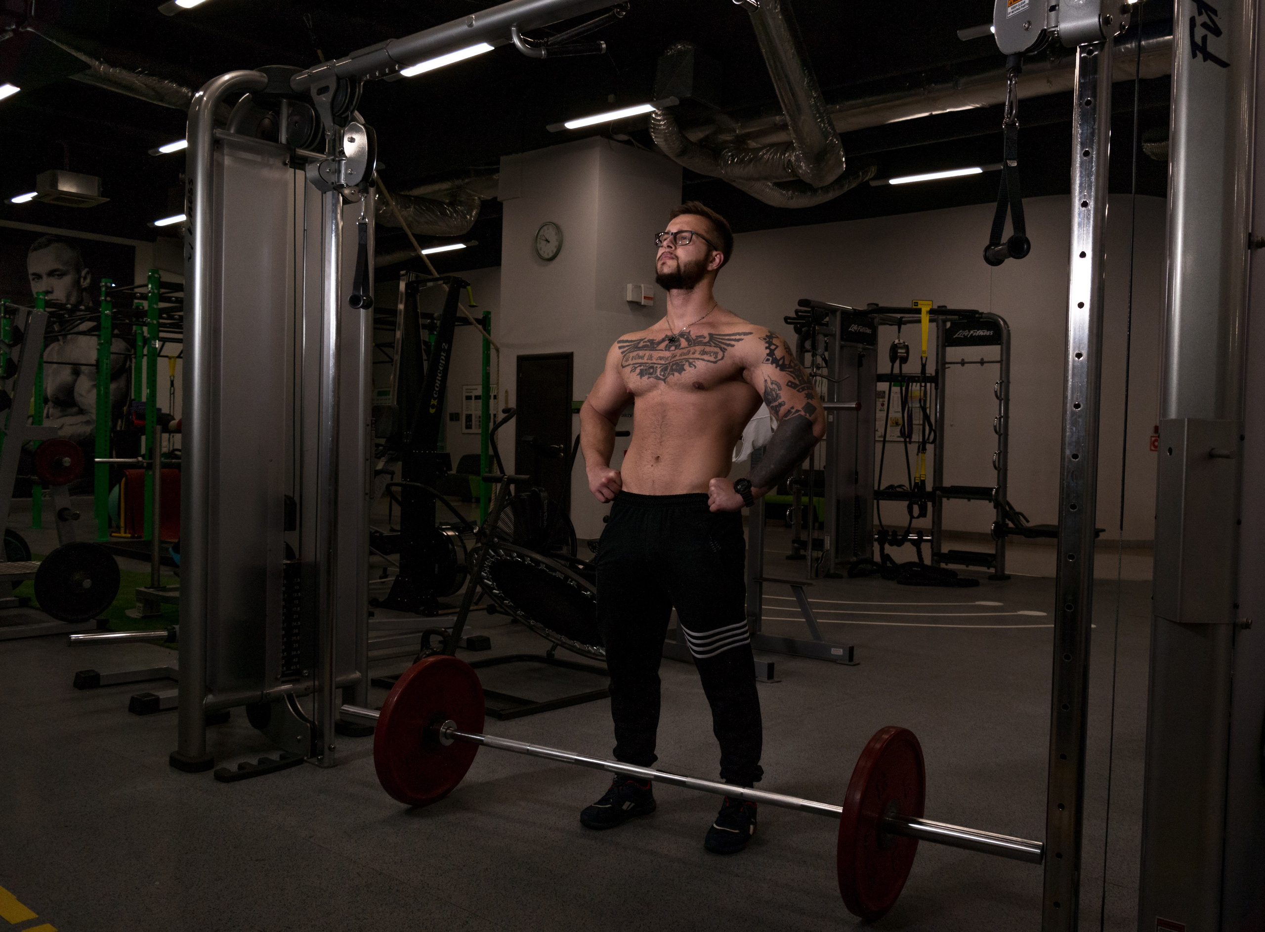 Контент-фотосъемки для экспертов и фитнес тренеров. AI Фотограф Краснодар: мужские и женские фотосессии, стилизация съемки. Нейро-фотосессии онлайн