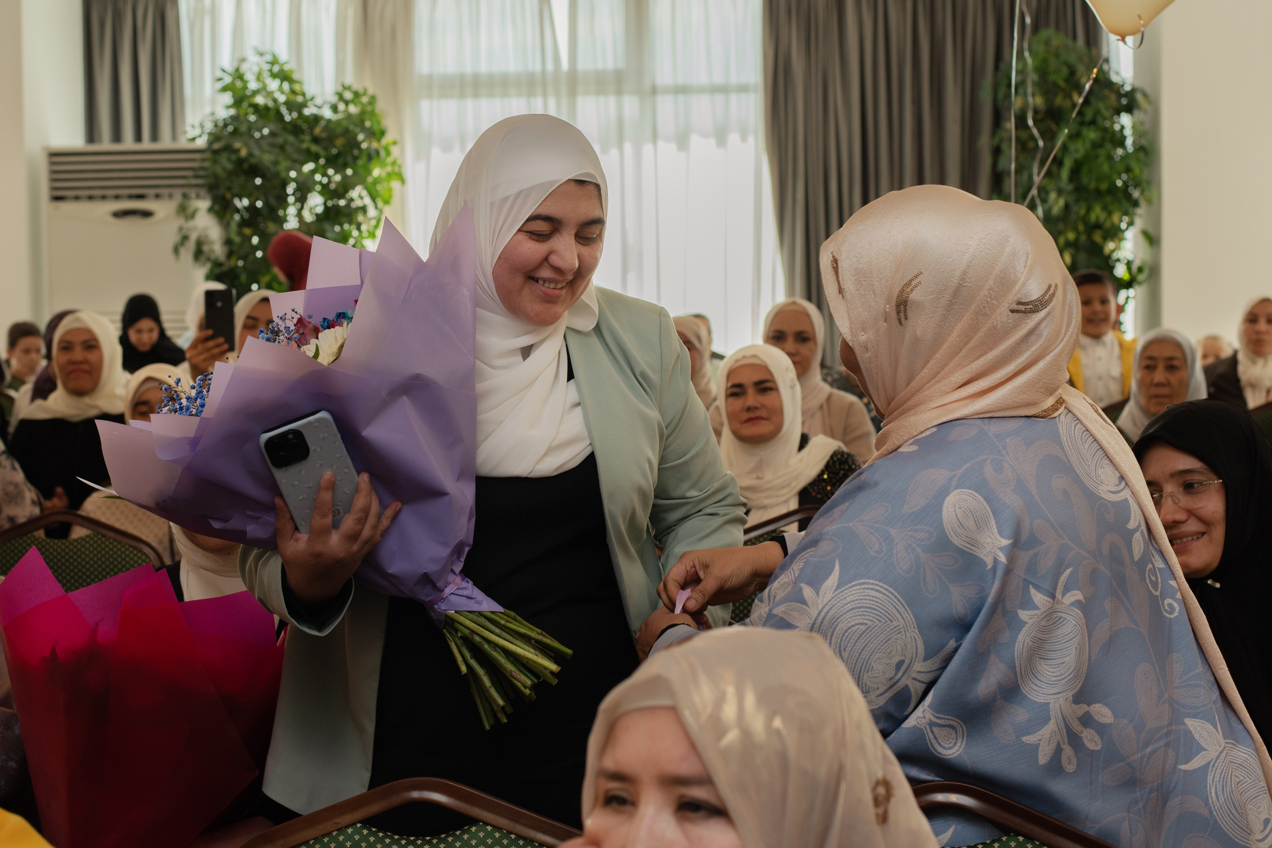 Выпускной в Евразийской женской гуманитарной академии. Лина Курочка — ваш фотограф