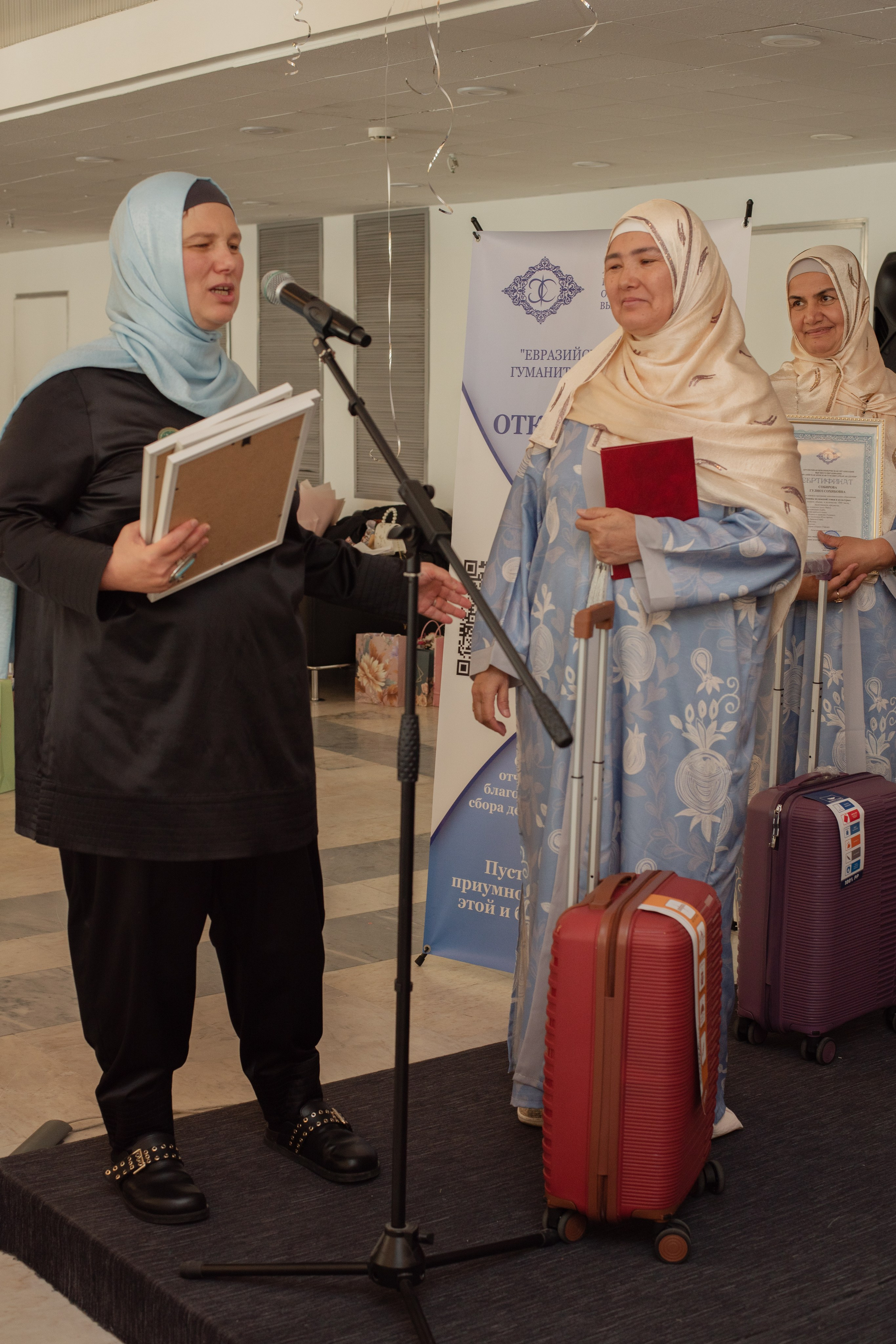 Выпускной в Евразийской женской гуманитарной академии. Лина Курочка — ваш фотограф