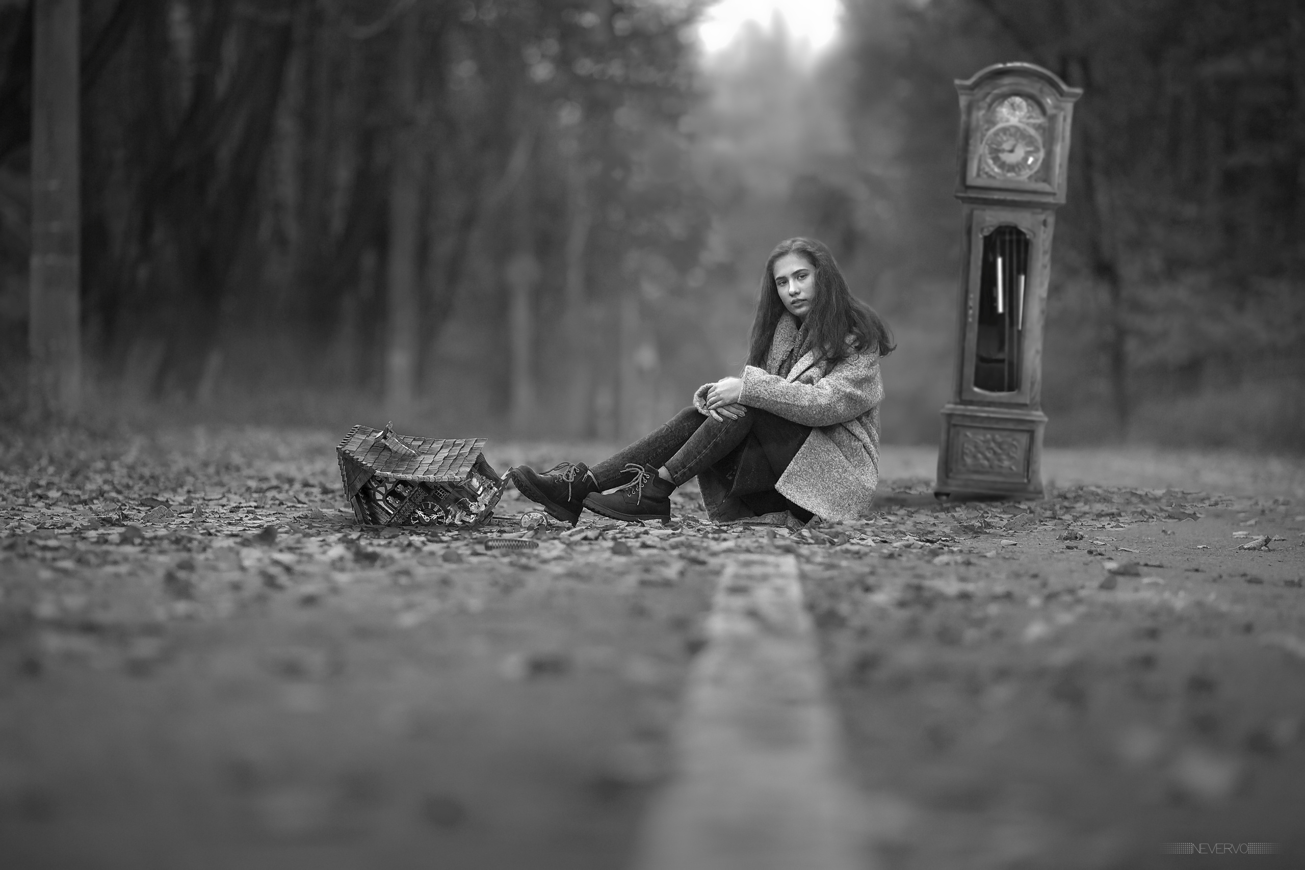 Черно-белая фотосъемка. B&W съемка в Москве. ЧБ фотограф Олег Голишник. Арт-фотограф Олег Голишников. Творческая мастерская