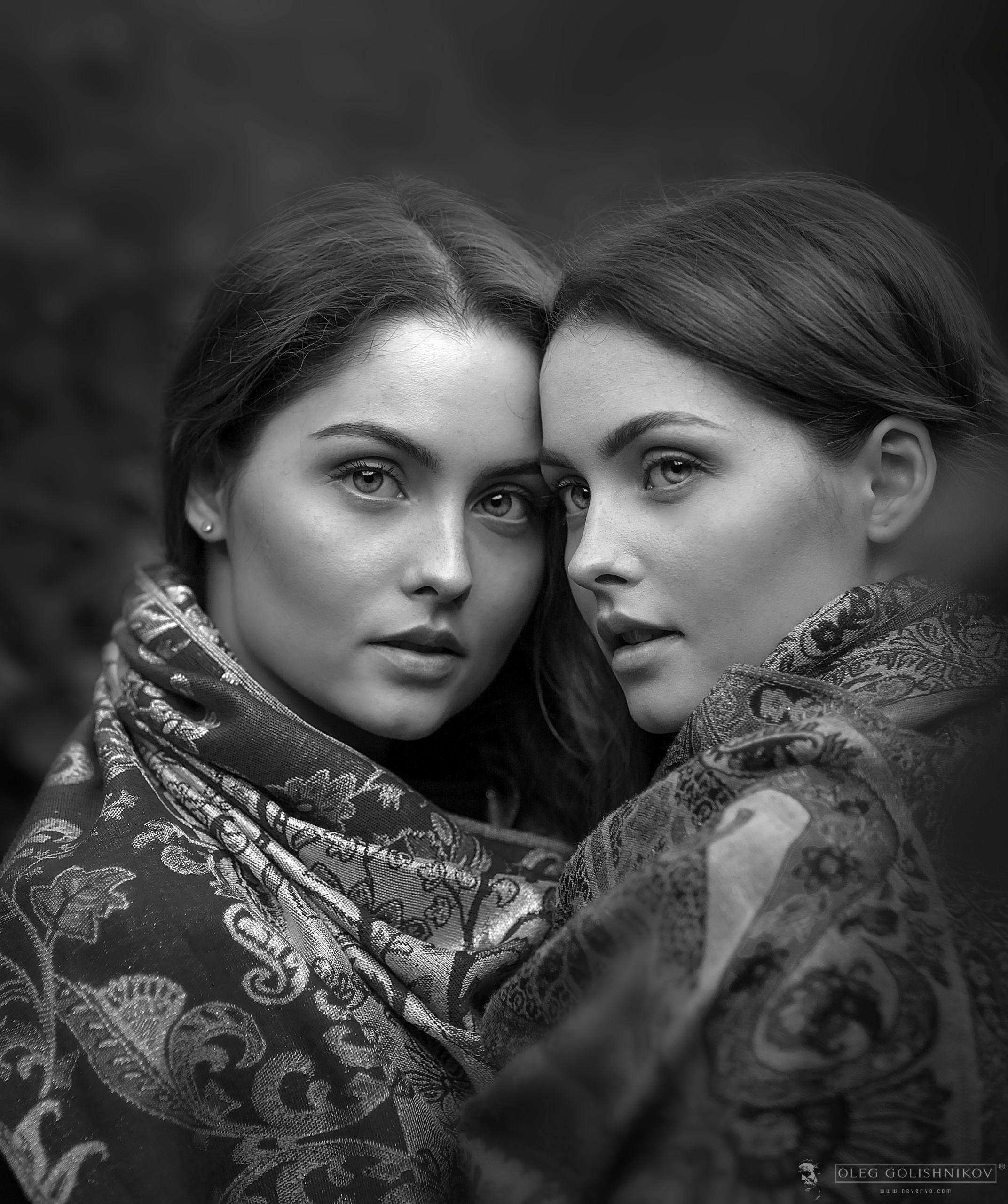 Черно-белая фотосъемка. B&W съемка в Москве. ЧБ фотограф Олег Голишник. Арт-фотограф Олег Голишников. Творческая мастерская