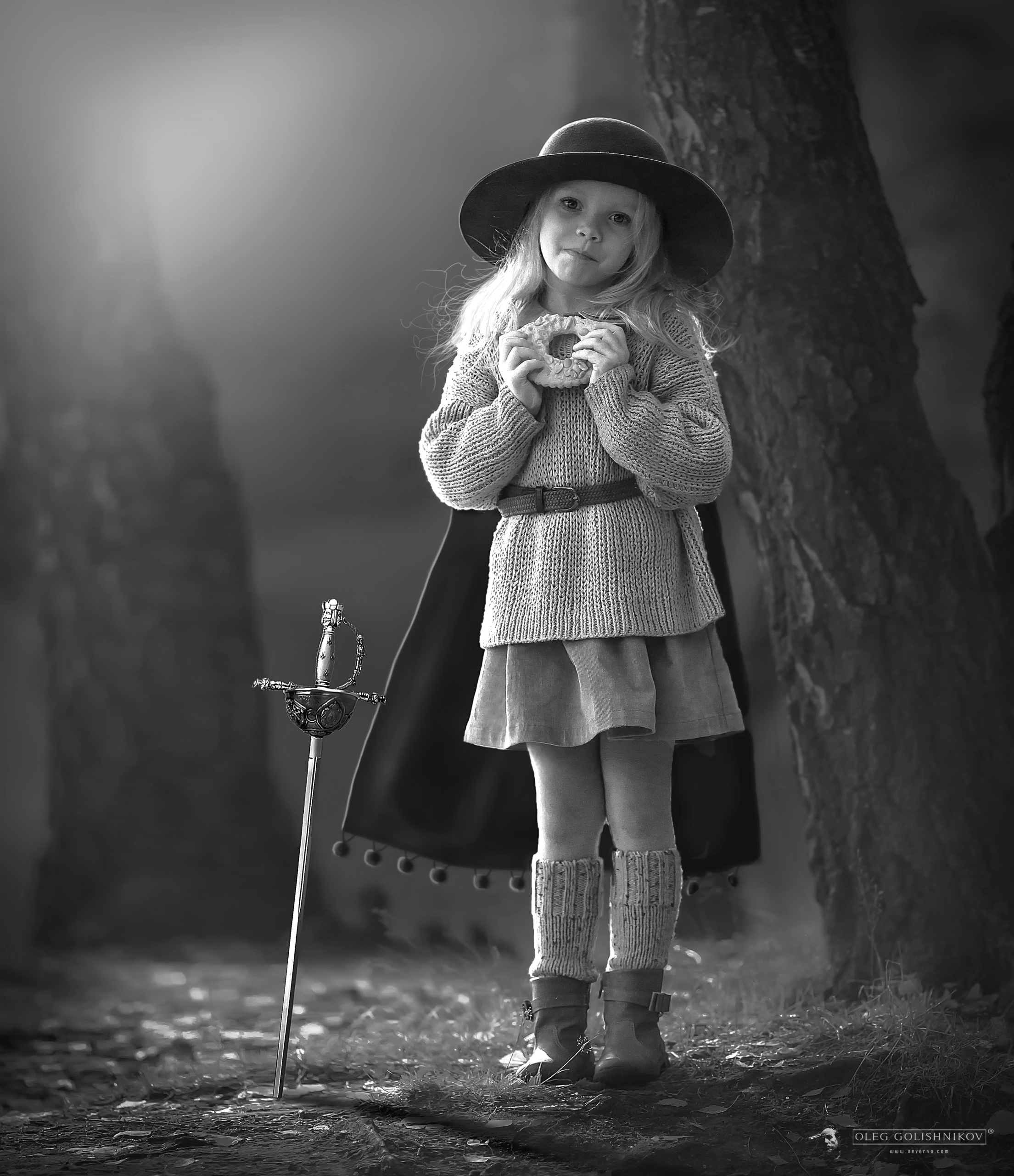 Черно-белая фотосъемка. B&W съемка в Москве. ЧБ фотограф Олег Голишник. Арт-фотограф Олег Голишников. Творческая мастерская