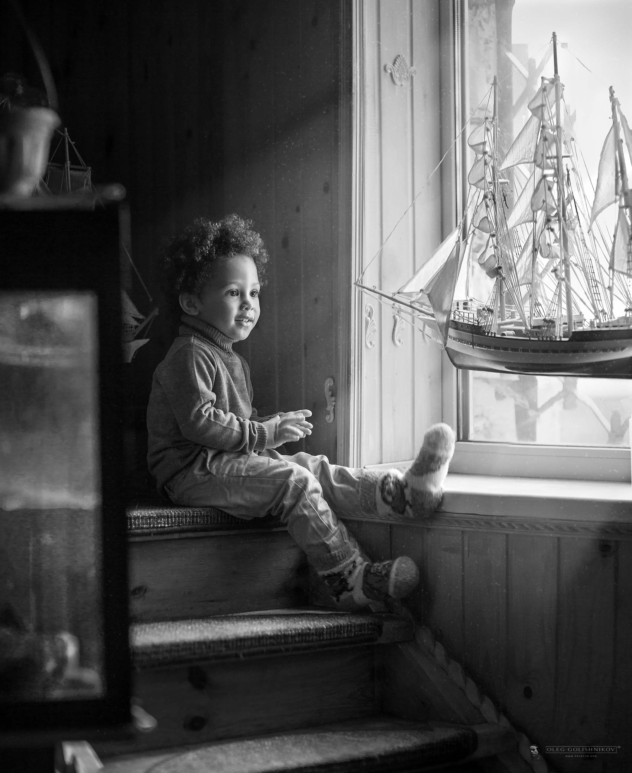 Черно-белая фотосъемка. B&W съемка в Москве. ЧБ фотограф Олег Голишник. Арт-фотограф Олег Голишников. Творческая мастерская