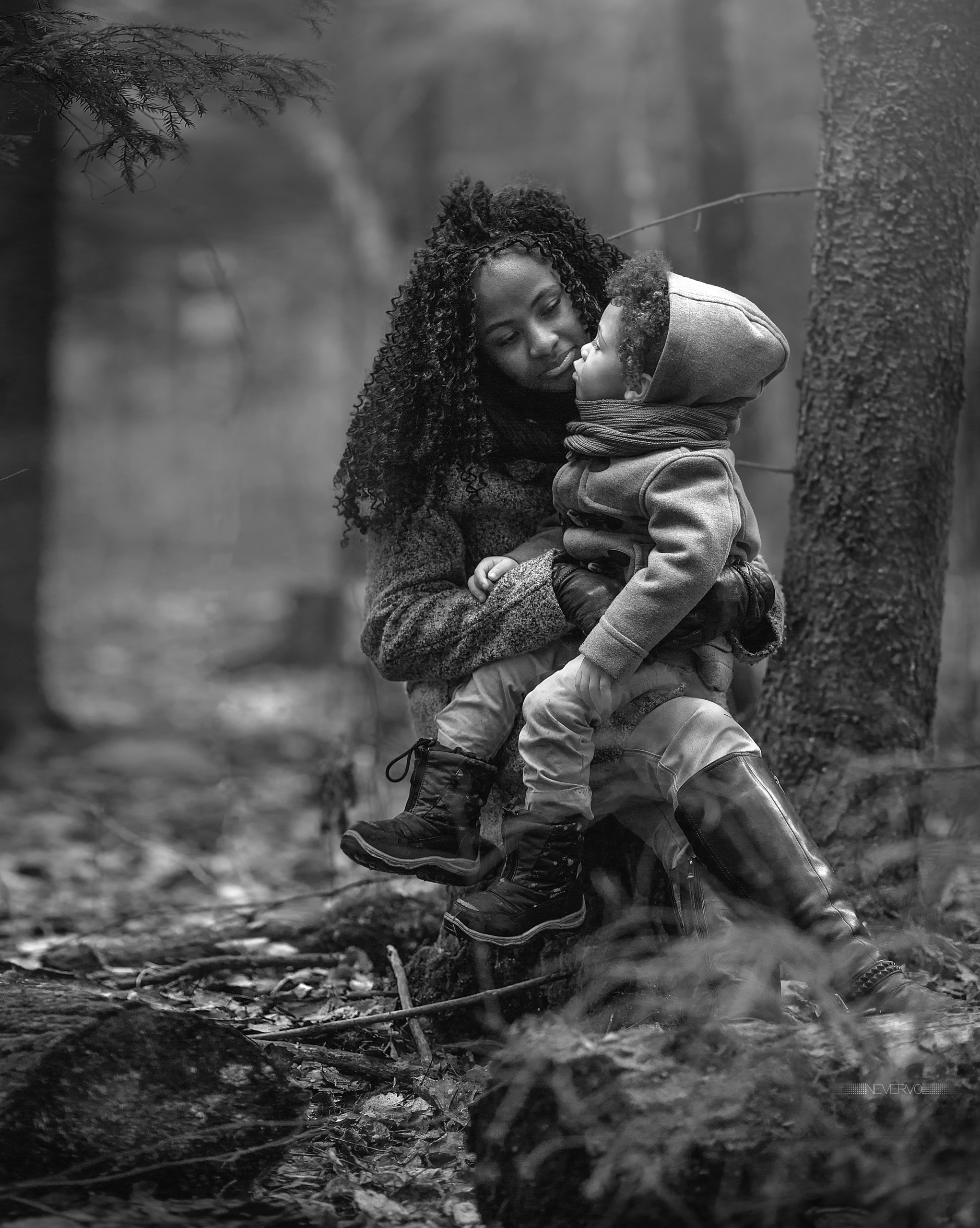 Черно-белая фотосъемка. B&W съемка в Москве. ЧБ фотограф Олег Голишник. Арт-фотограф Олег Голишников. Творческая мастерская