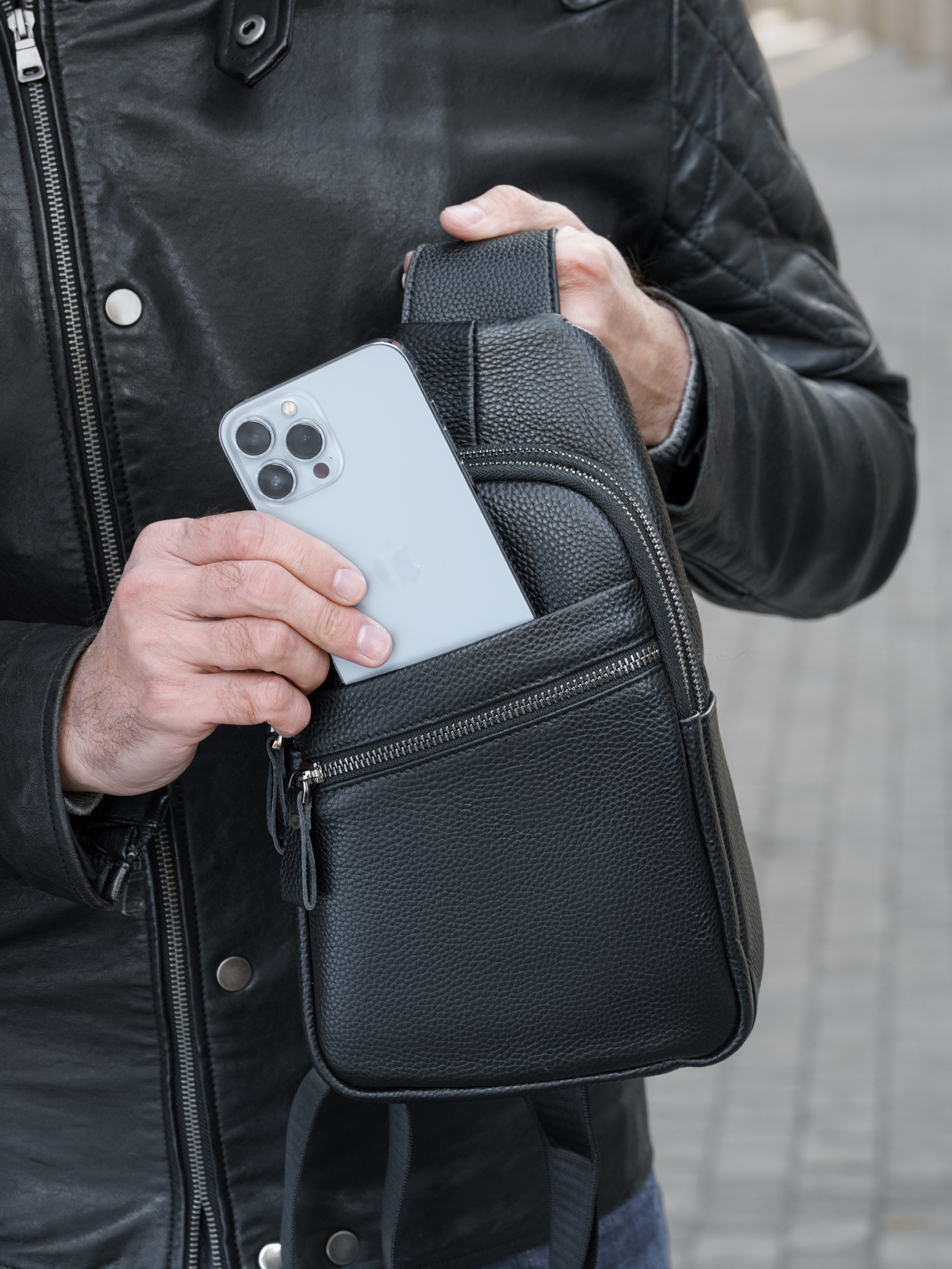 Бананки мужские, стрир-съемка, модель Денис. KED Production — продакшн из СПб. Создаём фото, видео и контент, который помогает брендам и селлерам продавать больше