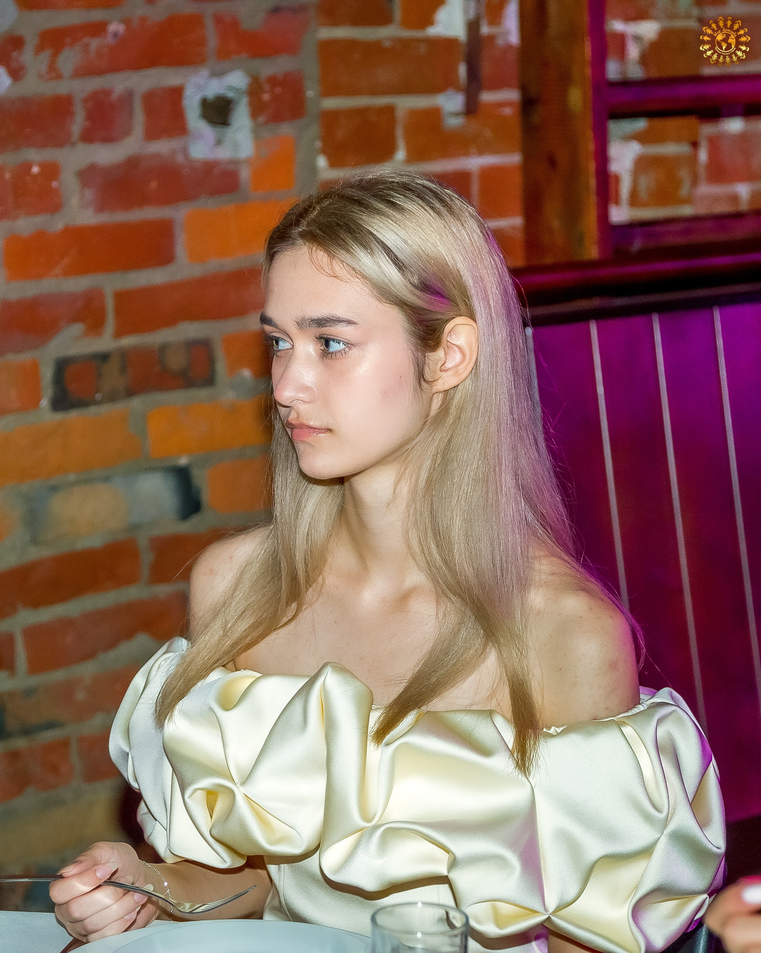 Выпускной 2023 (Школа 548; 9 Ж класс) AG Loft «Библиотека», Москва. Репортажная съемка в Москве и области. Анималистика