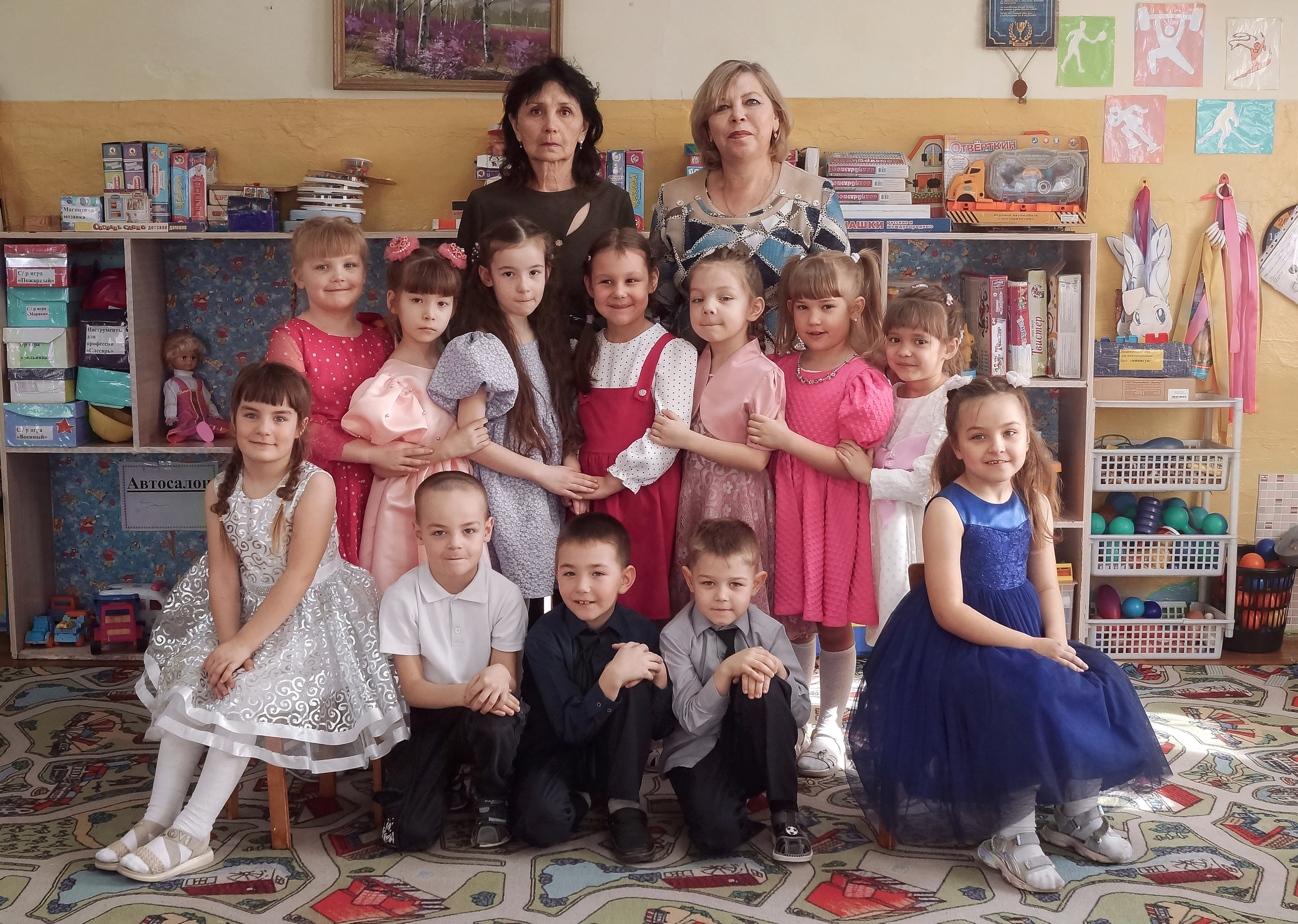 Выпускные фотоальбомы. Салон фотоуслуг Мандарин в Новокручининске