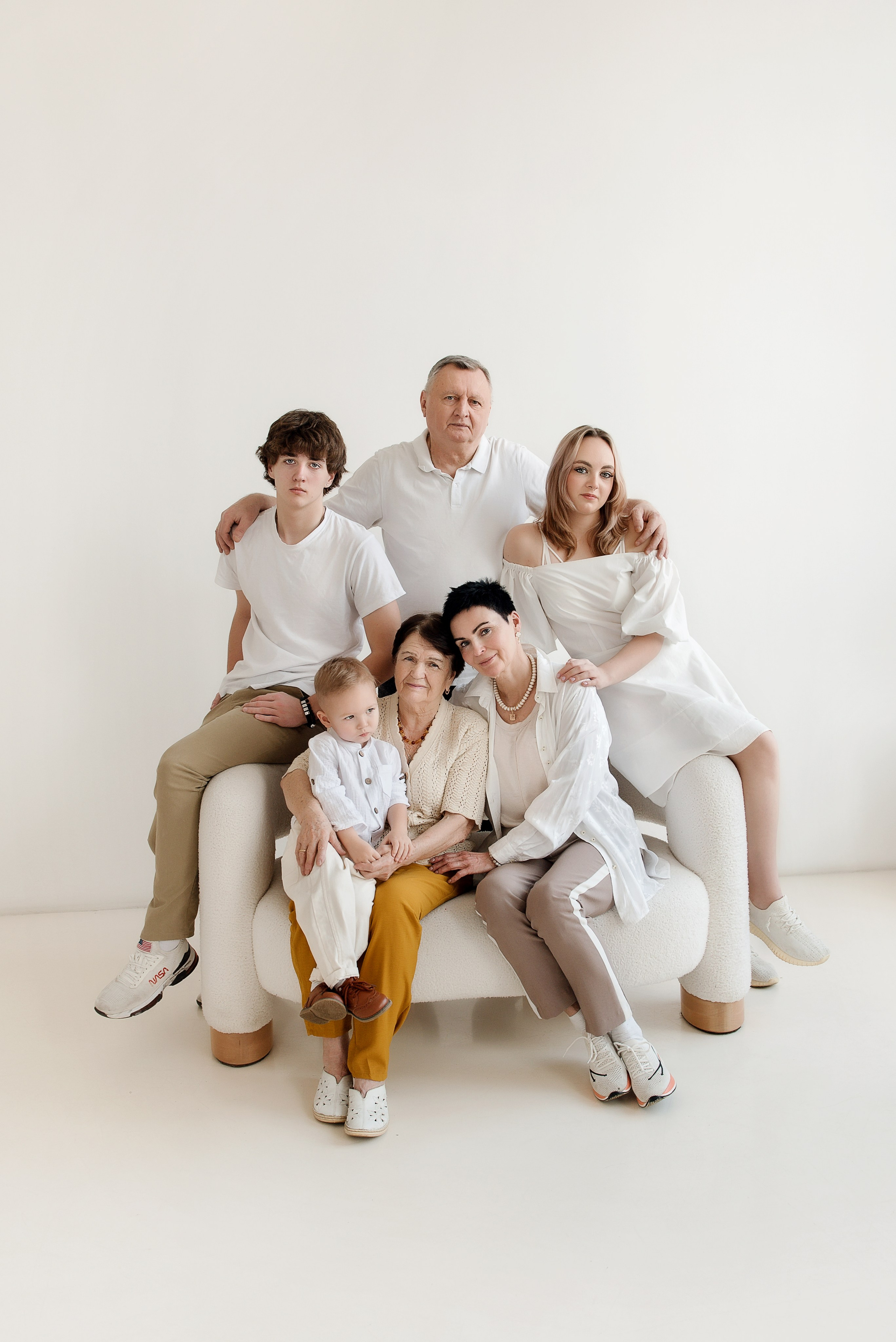 Семейная съёмка большой семьи в Москве. Детский фотограф в Долгопрудном и Москве