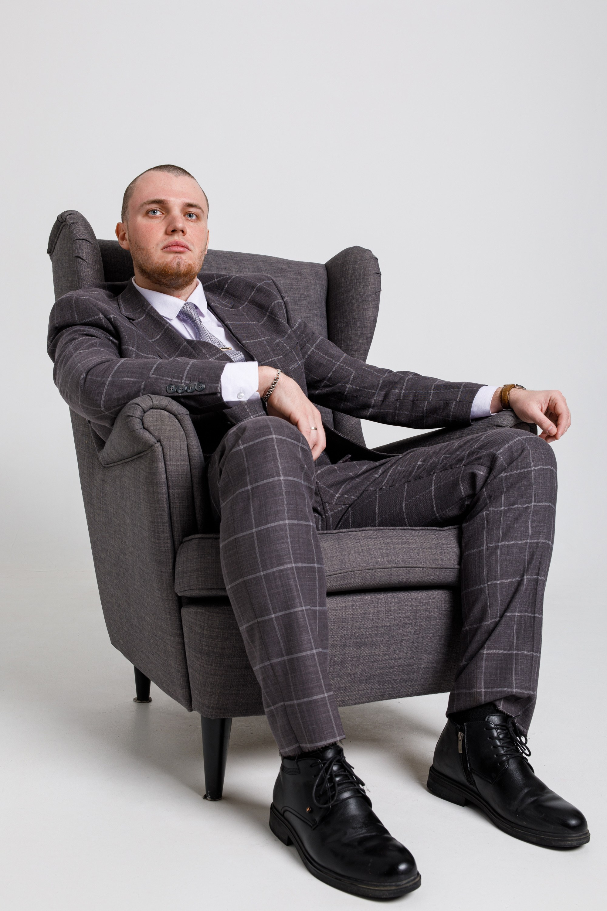 Мужской портрет фотосессия. Фотограф-контентмейкер в Красноярске Евгений Тункеев