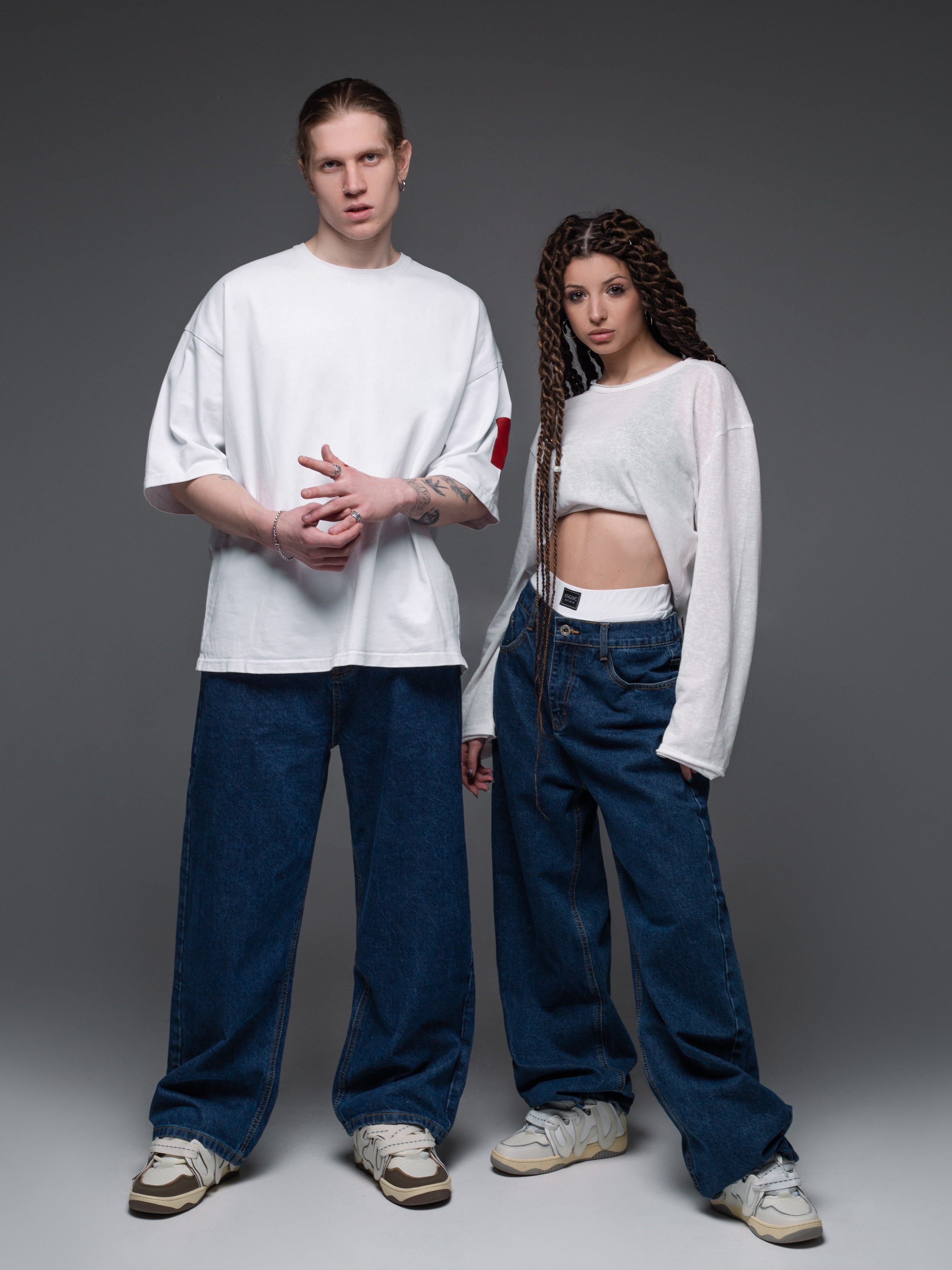 КАТАЛОГ | серый фон. RUNA production — стильные съемки для брендов