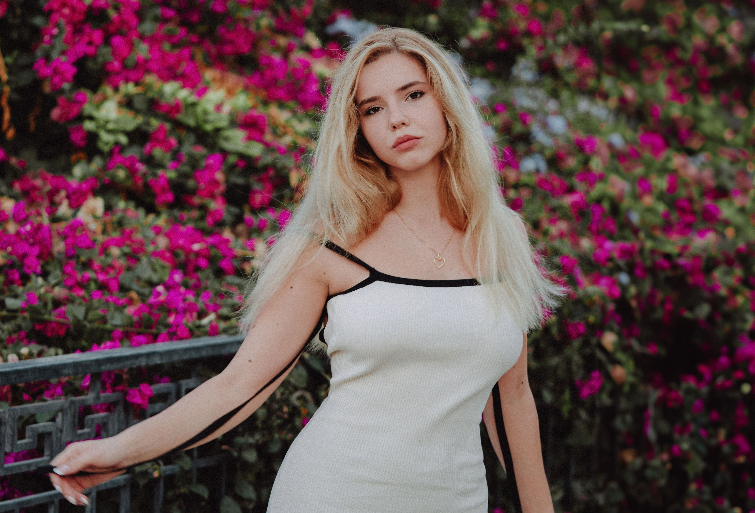 В цветущем саду. Портретный и свадебный фотограф в Москве Финкельштенй Анна