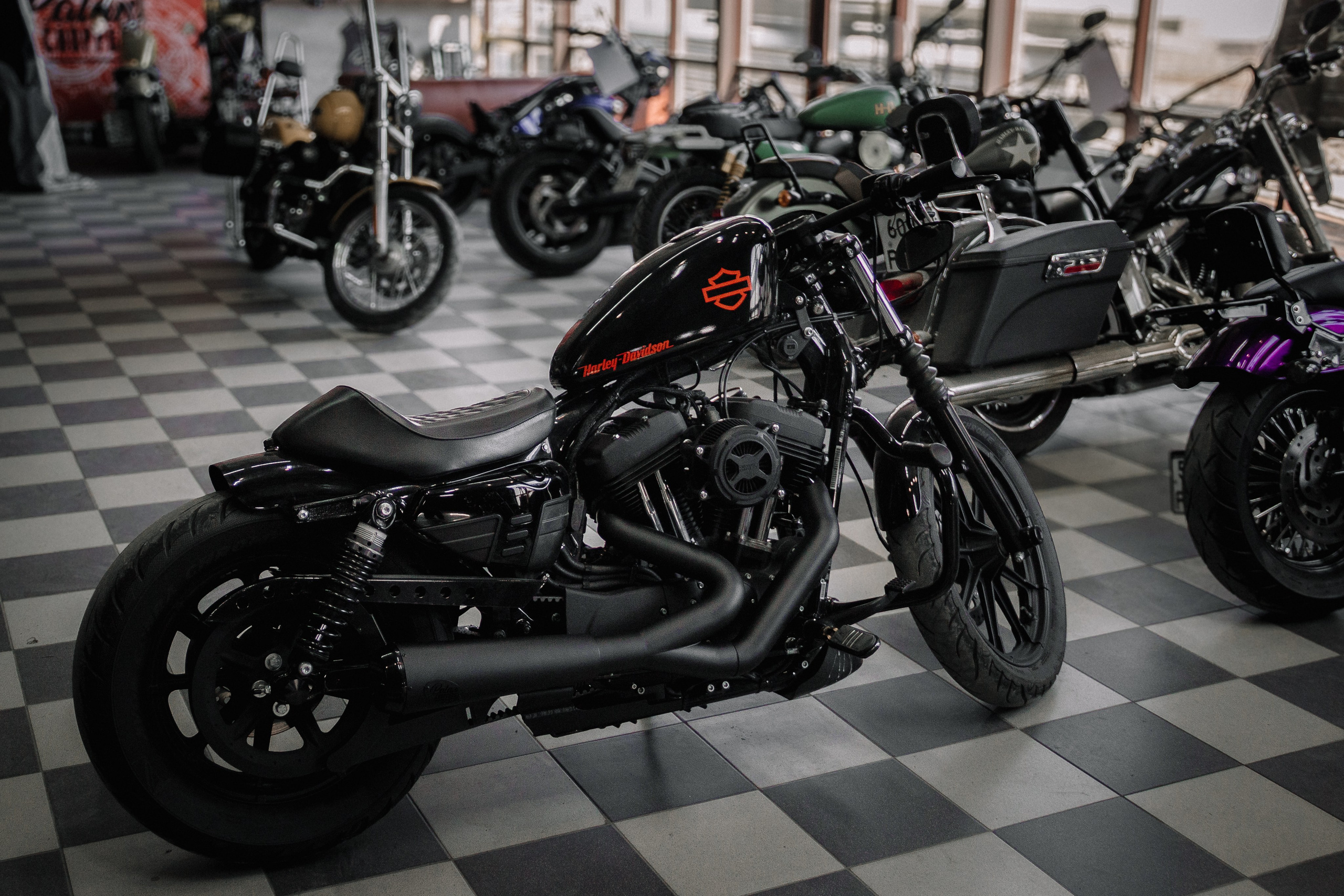 HD Sportster 1200 48i 2/1. ......