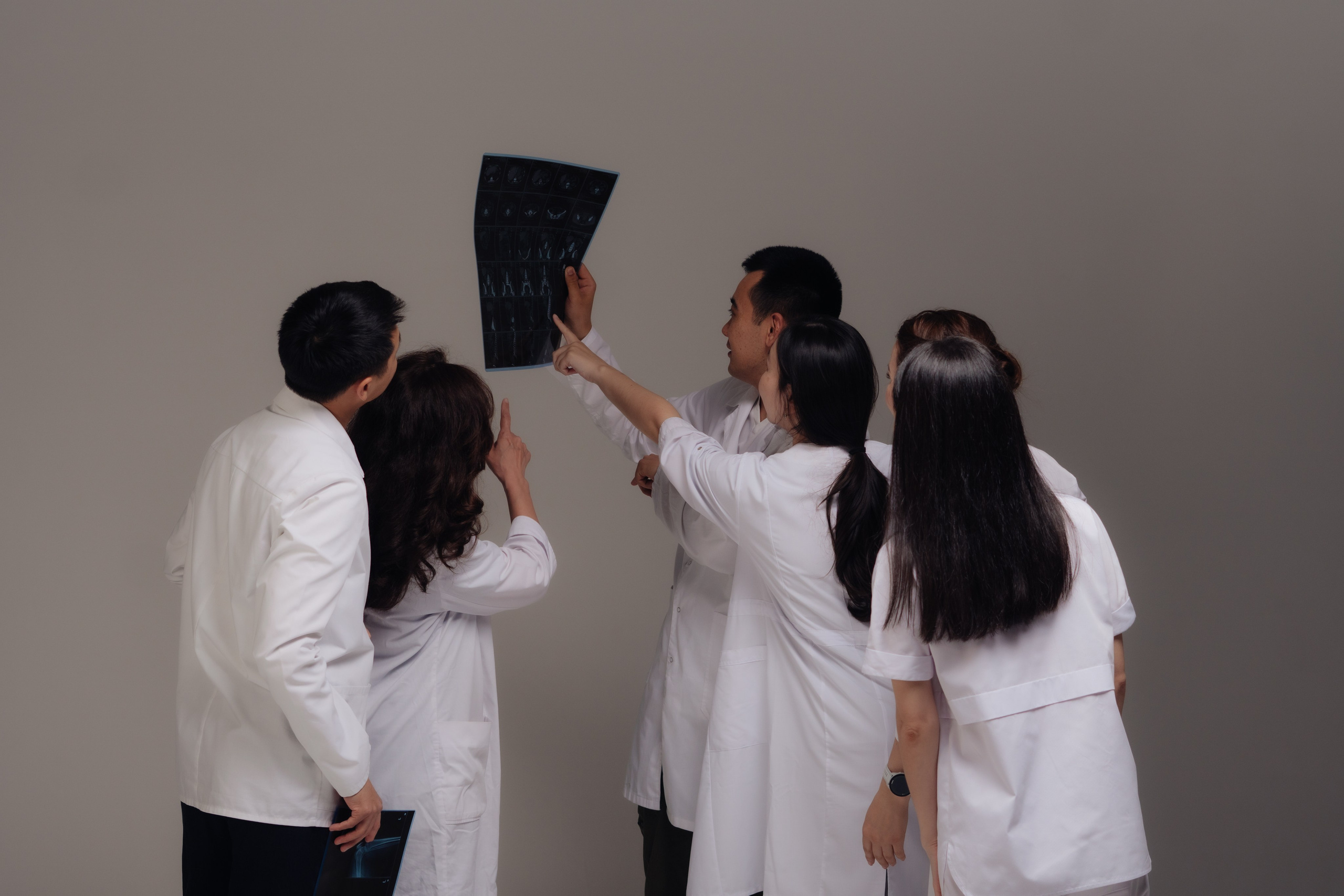 Zere clinic Doctors. Уличный и студийный фотограф в Астане Ержанов Нурасыл