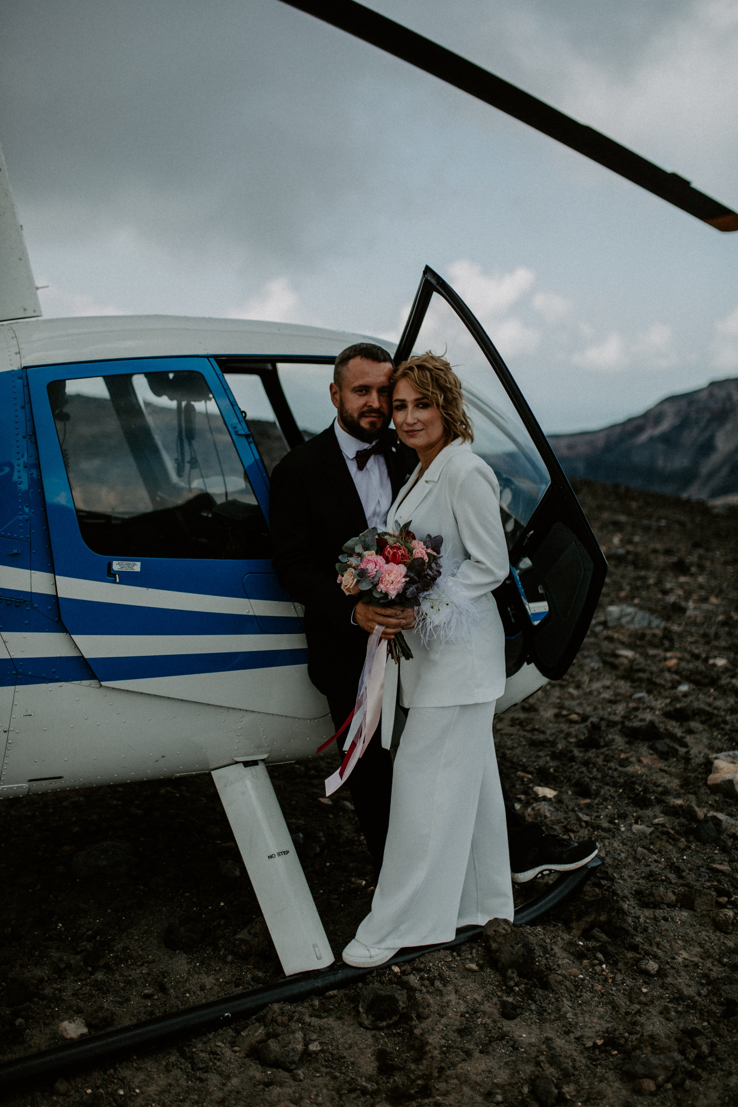 Ветролетный полет Вулкан Малый Семячик. Свадебное фото и видео на Камчатке. Туристические маршруты