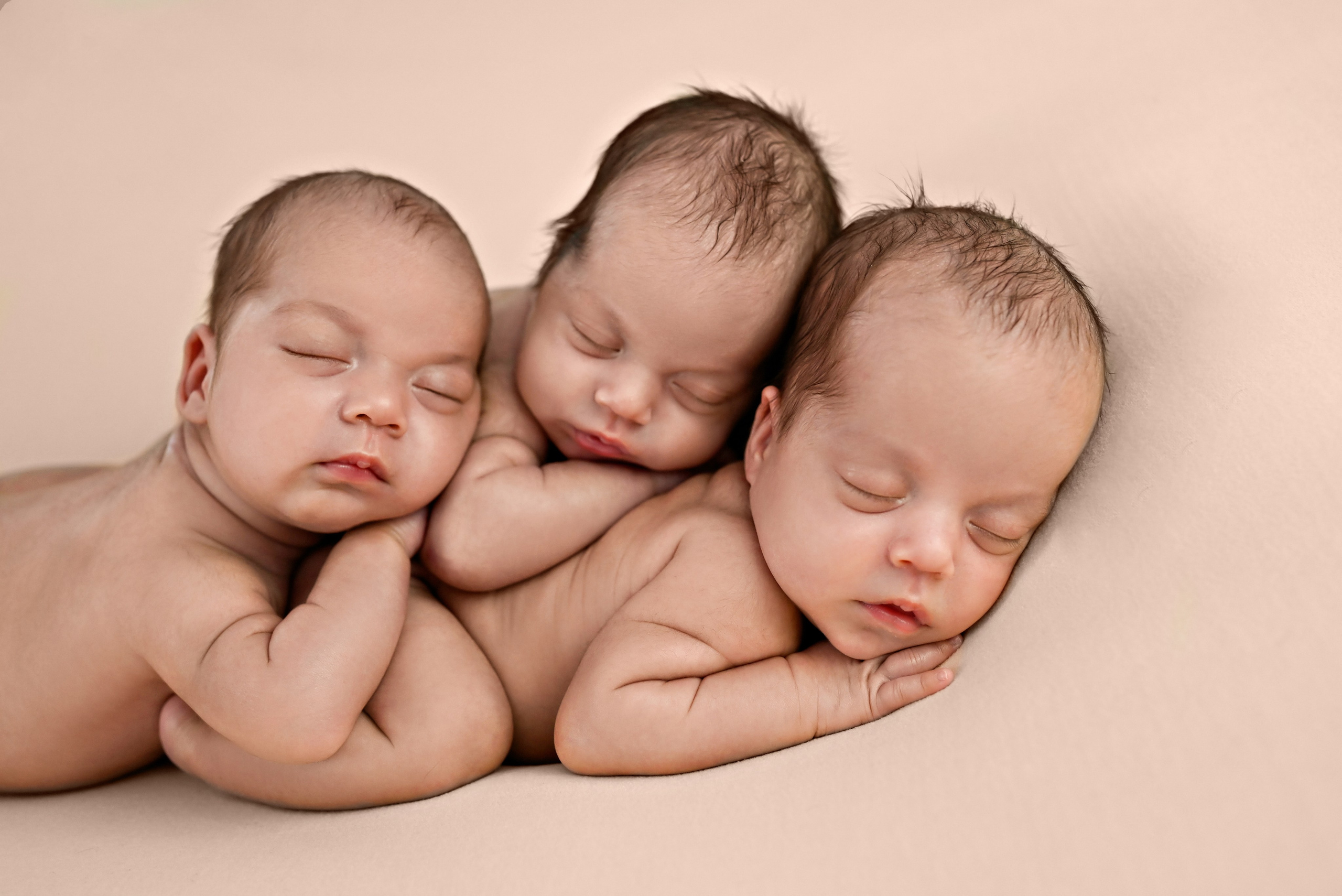 Тройняшки. Newborn42.ru Фотограф новорожденных  г. Кемерово Агафонова Жанна