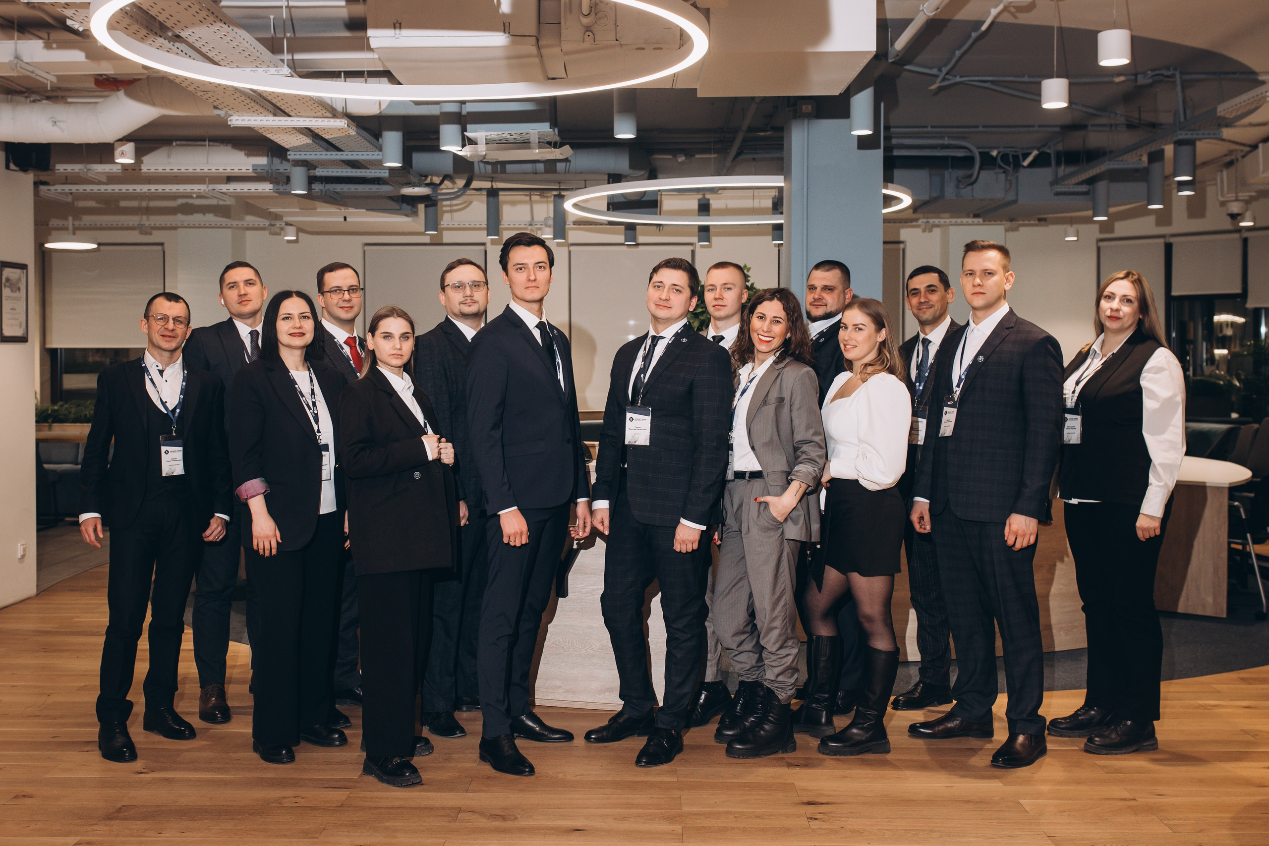 Фотосессия команды «Бизнес бюро». Фотограф Артем Бросов в Санкт-Петербурге и Дубае