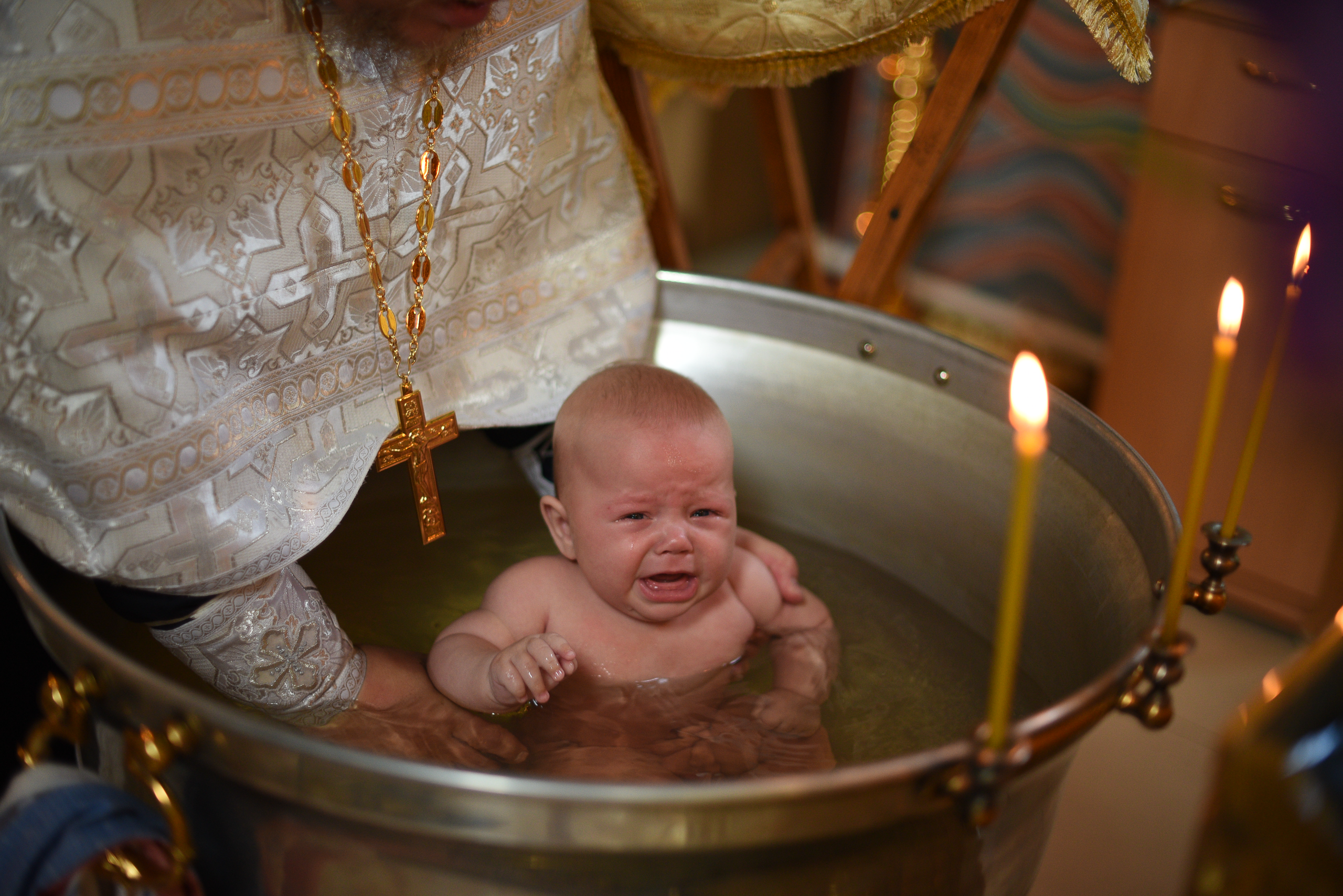 Фотосъемка таинства святого крещения в г. Ярославле и Ярославской обла. Профессиональный фотограф Елена Красилина г.Ярославль, г. Рыбинск
