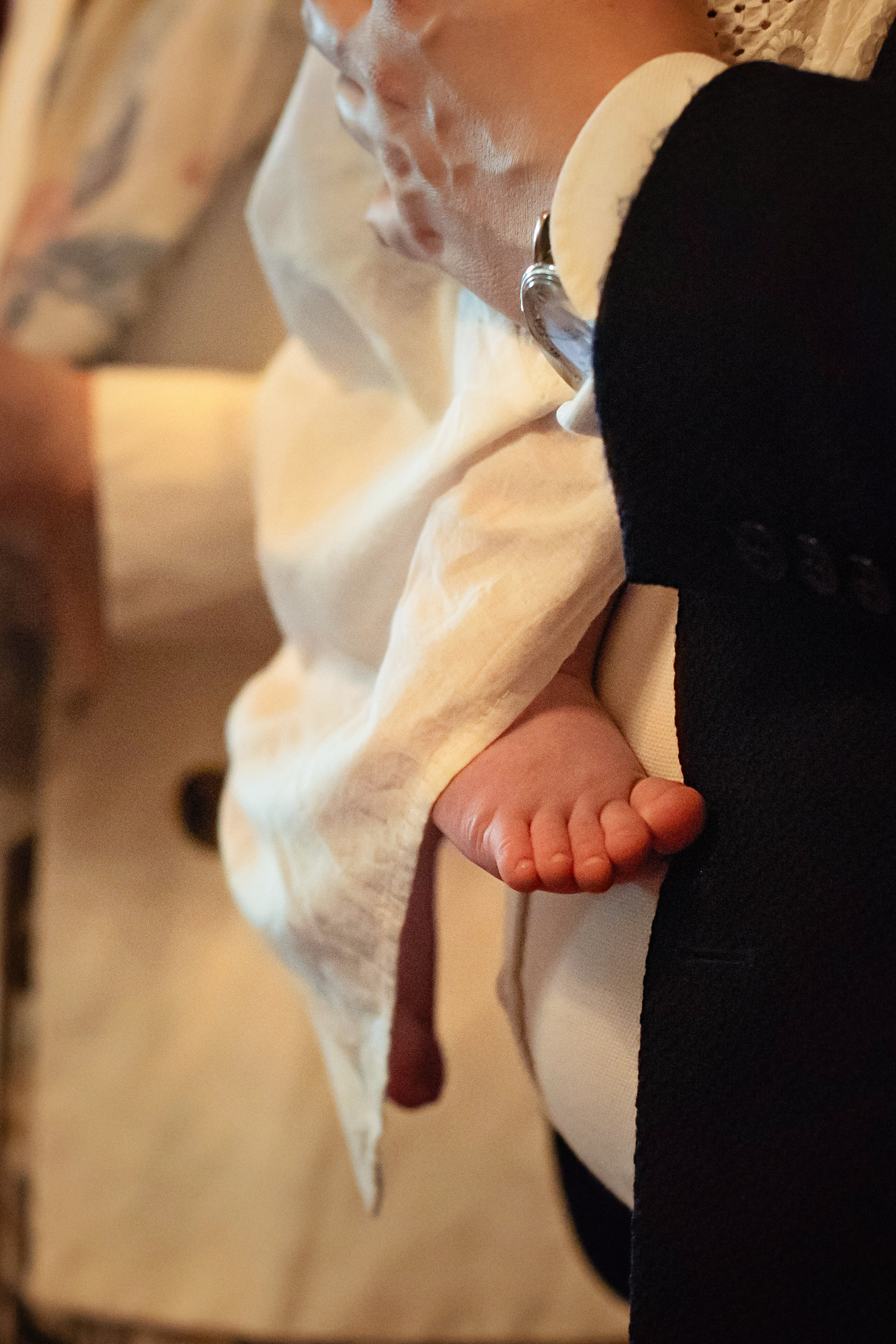 Фотосъемка таинства святого крещения в г. Ярославле и Ярославской обла. Профессиональный фотограф Елена Красилина г.Ярославль, г. Рыбинск