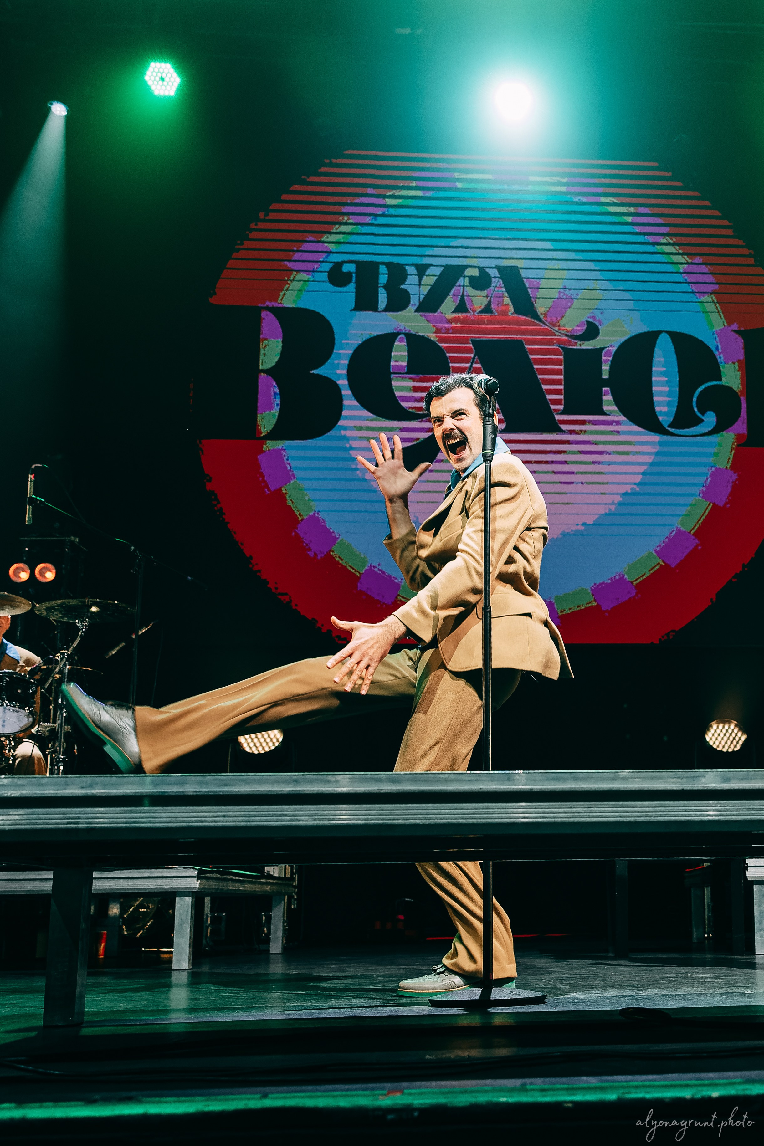 ВИА Велюр, фоторепортаж, СПб, BASE, 14.12.2025. Алена Адрианова: фотограф в Санкт-Петербурге