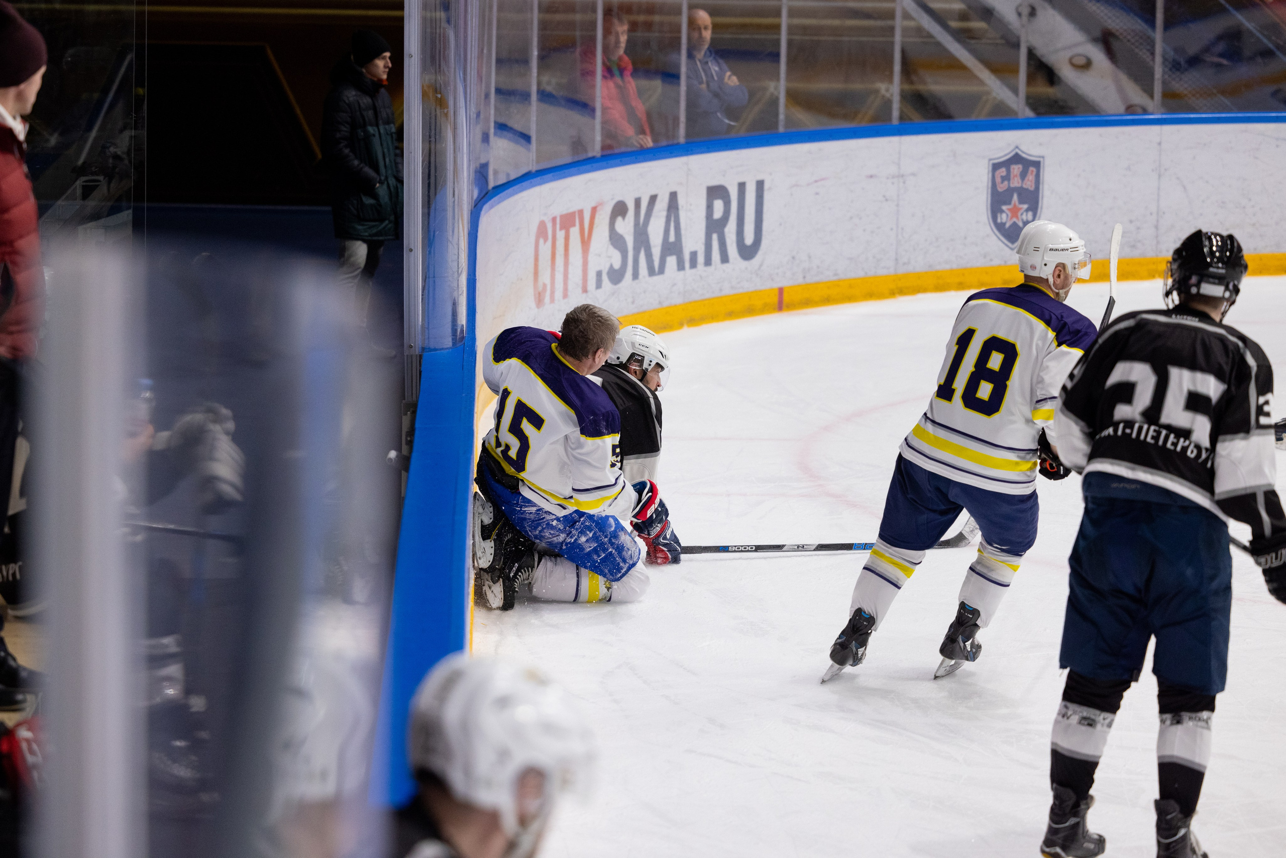 Бульдозер vs. LR-строй. Фотограф Александр Заломаев