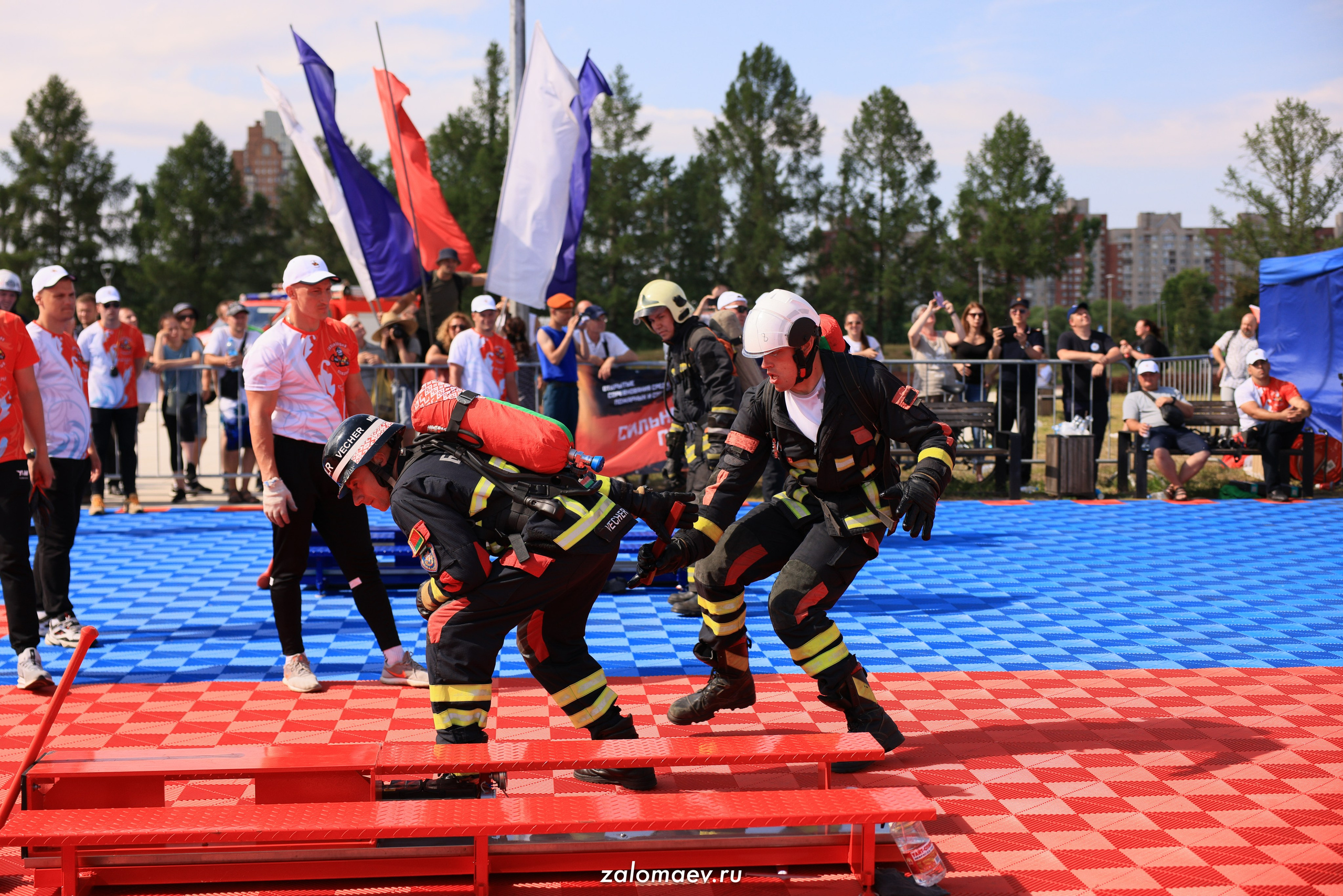 Сильнейший пожарный. Фотограф Александр Заломаев