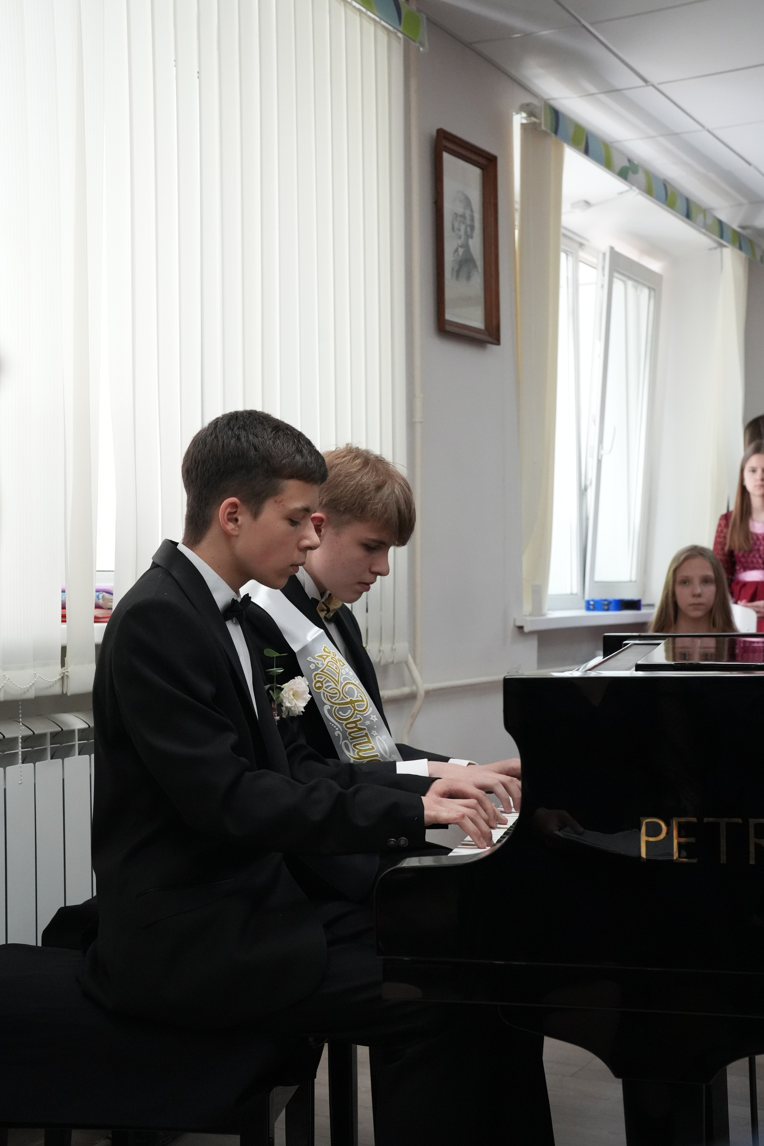 Выпускной в музыкально-хоровой школе г. Москвы № 106. Семейный и детский фотограф в Москве Оксана Чибизова