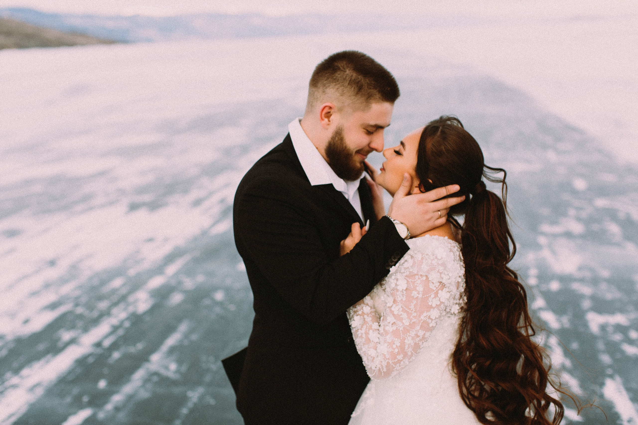 Свадебная зимняя съемка на Байкале. Главная