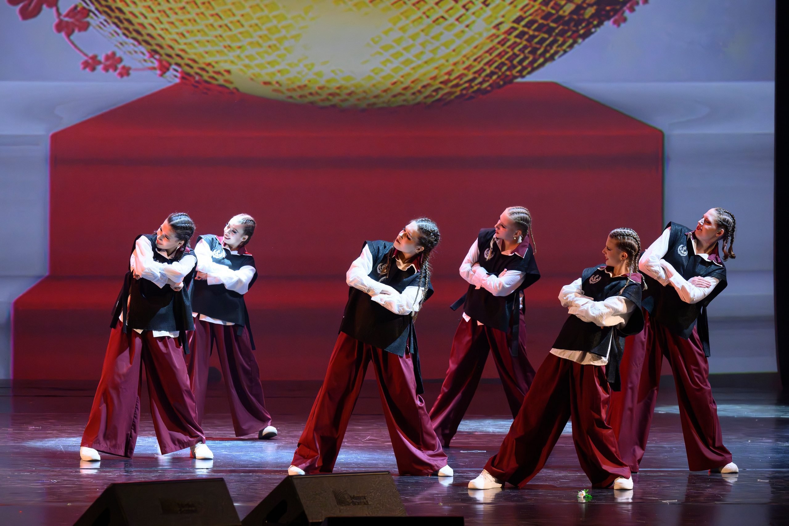 23 апреля, часть 2, БКЗ Октябрьский, г. Санкт-Петербург. Золотое яблочко