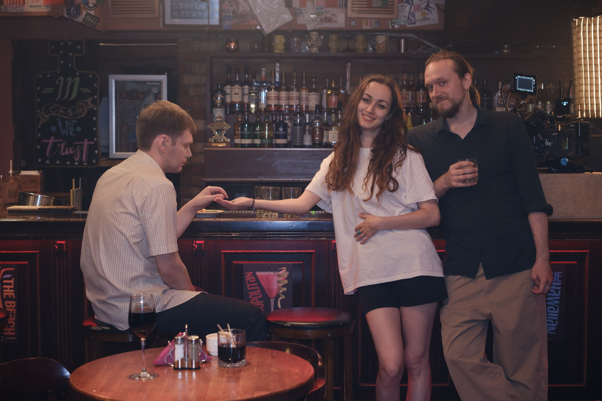 Геннадий должен умереть. Кристина — портретный фотограф