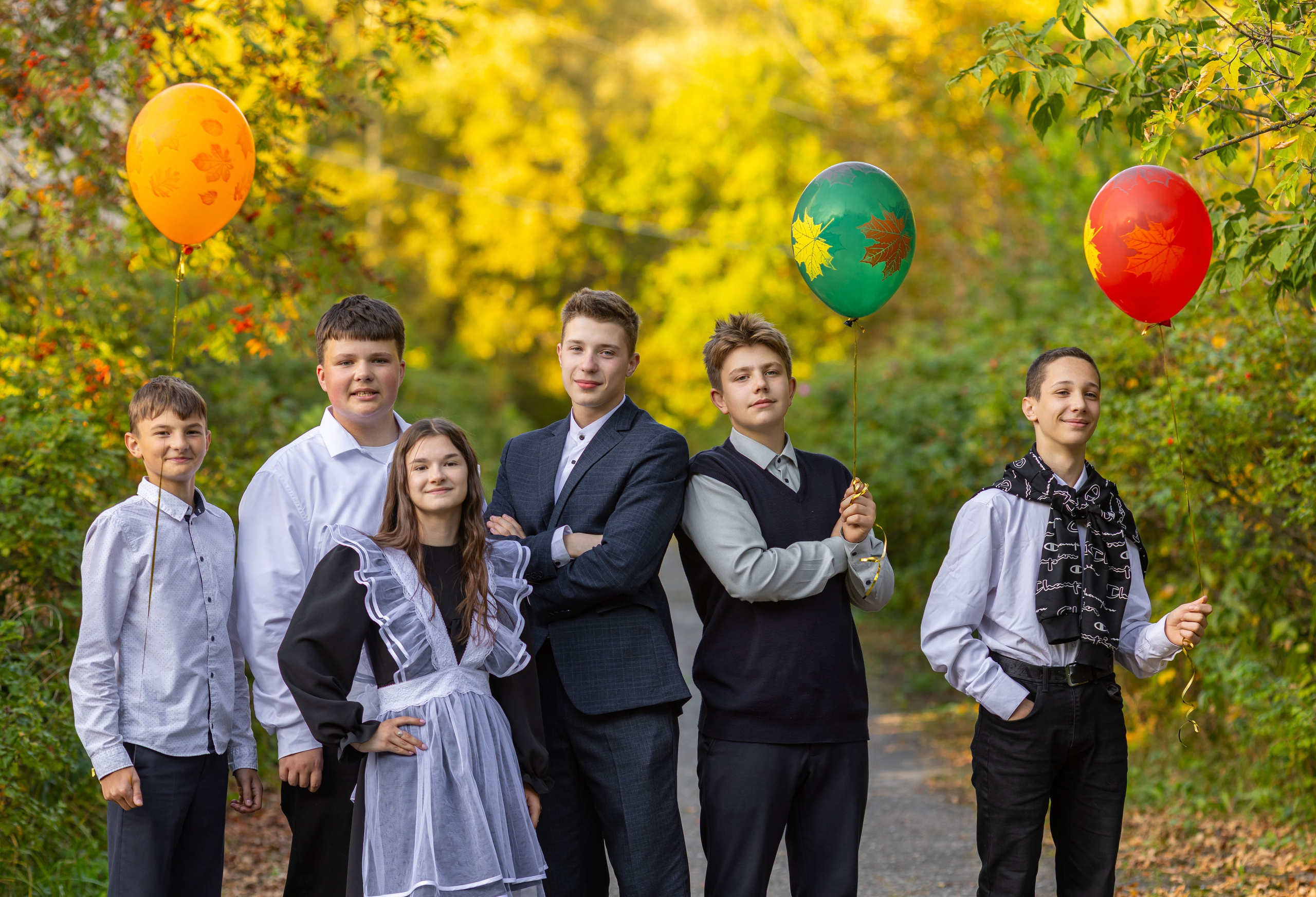 Осенняя фотосессия у школы с учителем. Семейный и детский фотограф Анна Петракова